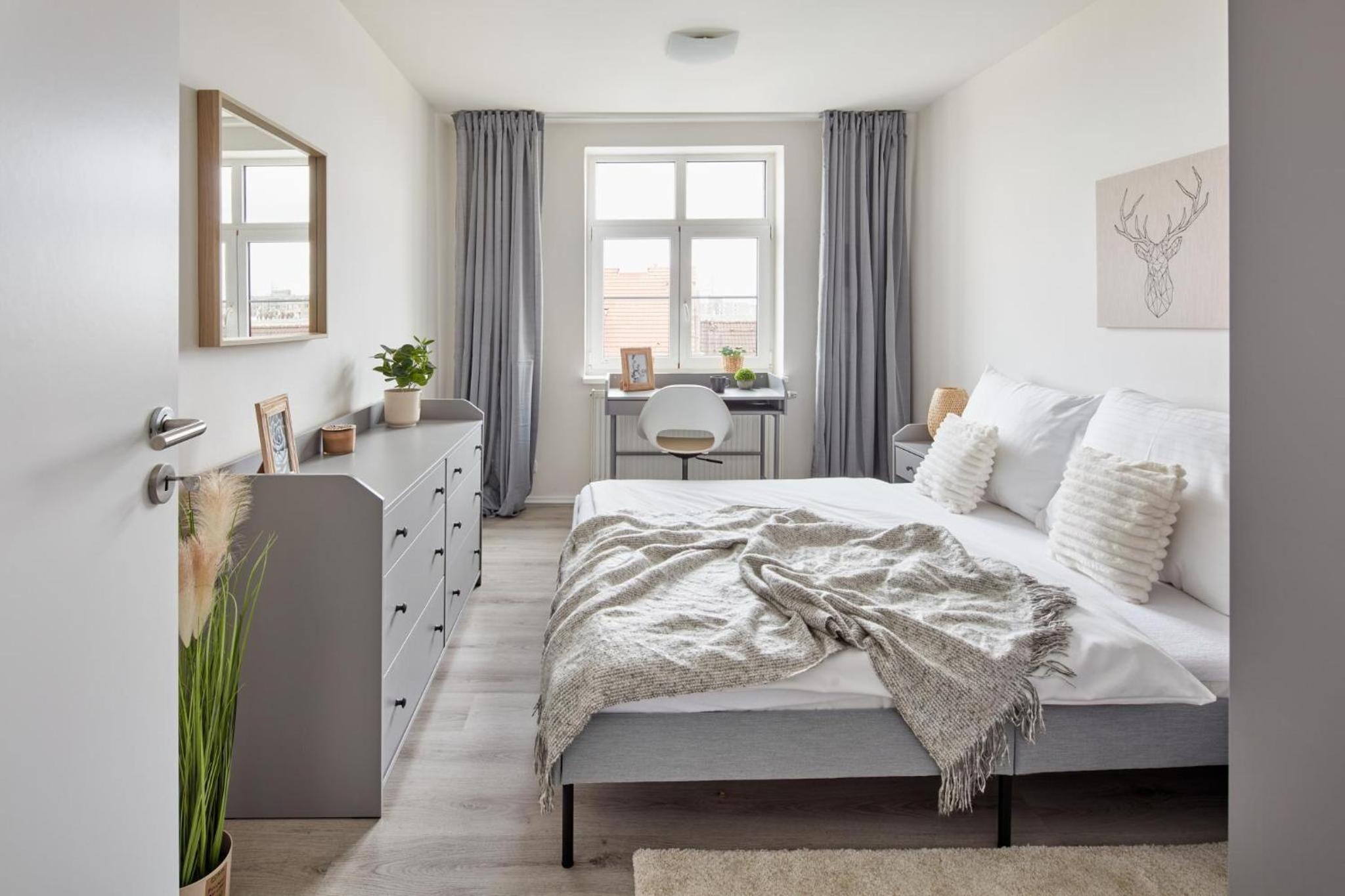 Prague Days - Bright Apartments - Fast WiFi - Quiet Area