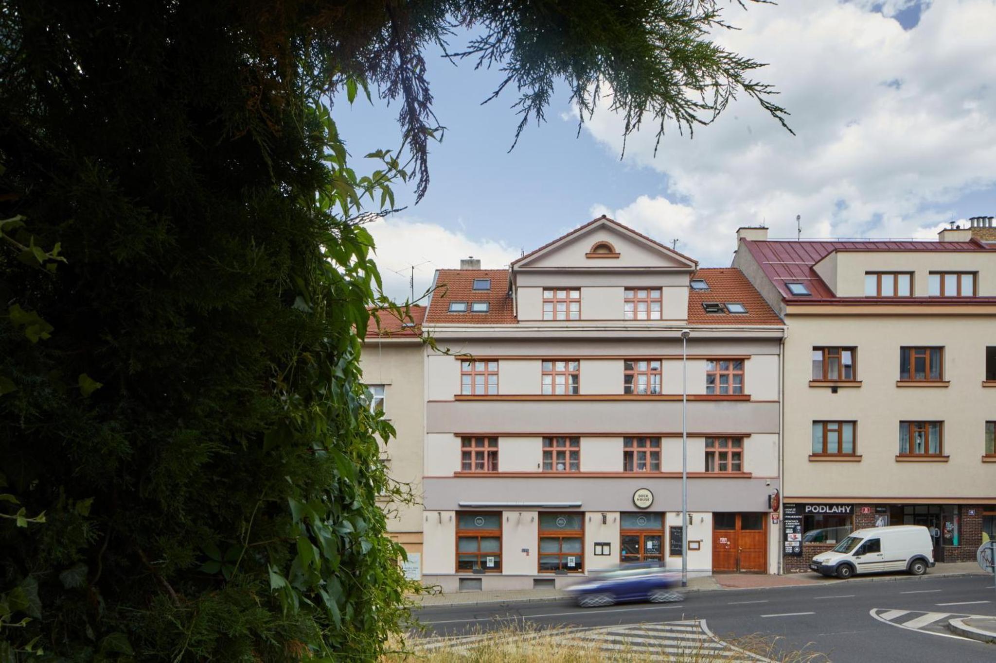 Prague Days - Bright Apartments - Fast WiFi - Quiet Area