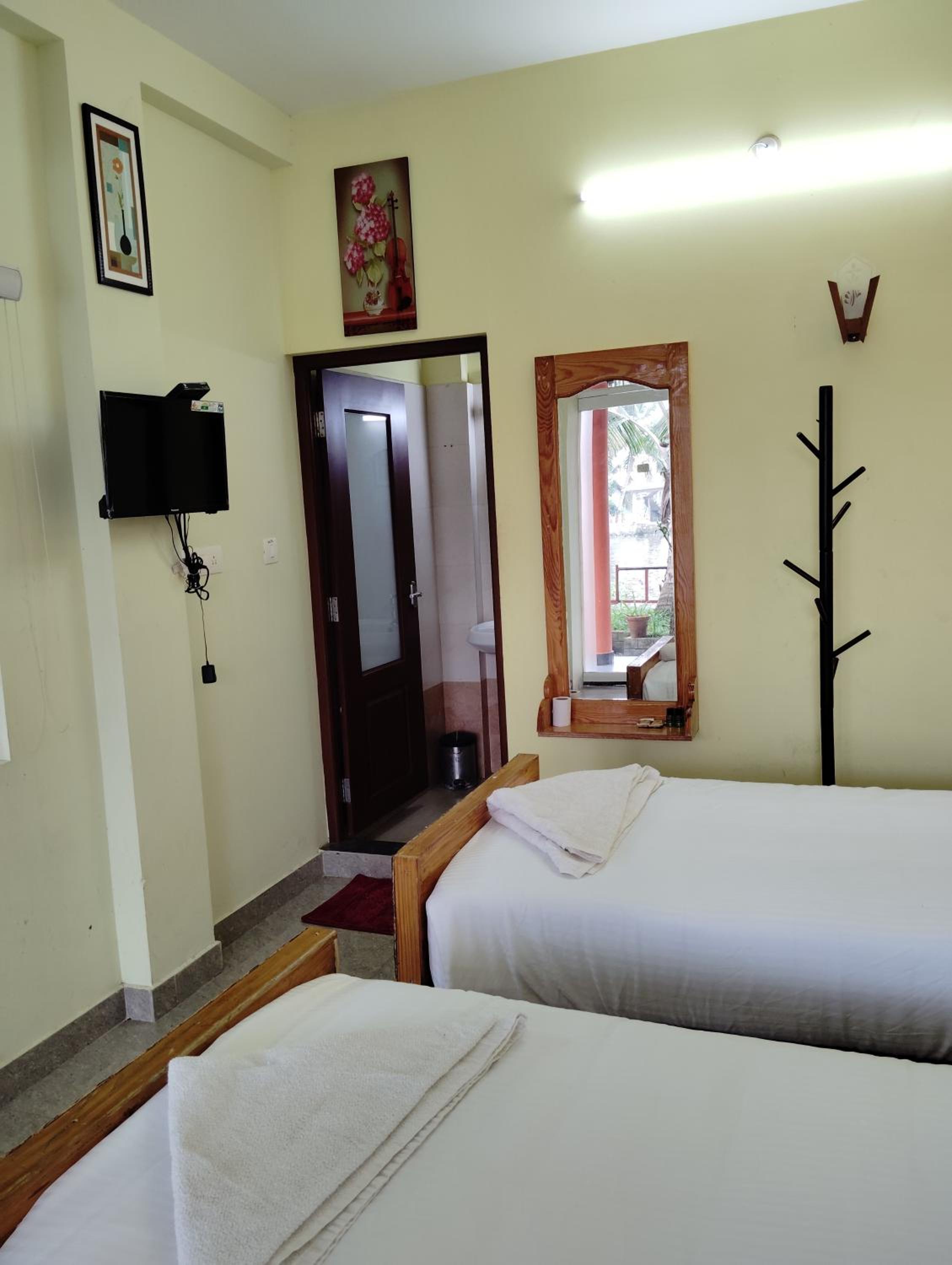 The Lake Paradise Boutique Resort view 4