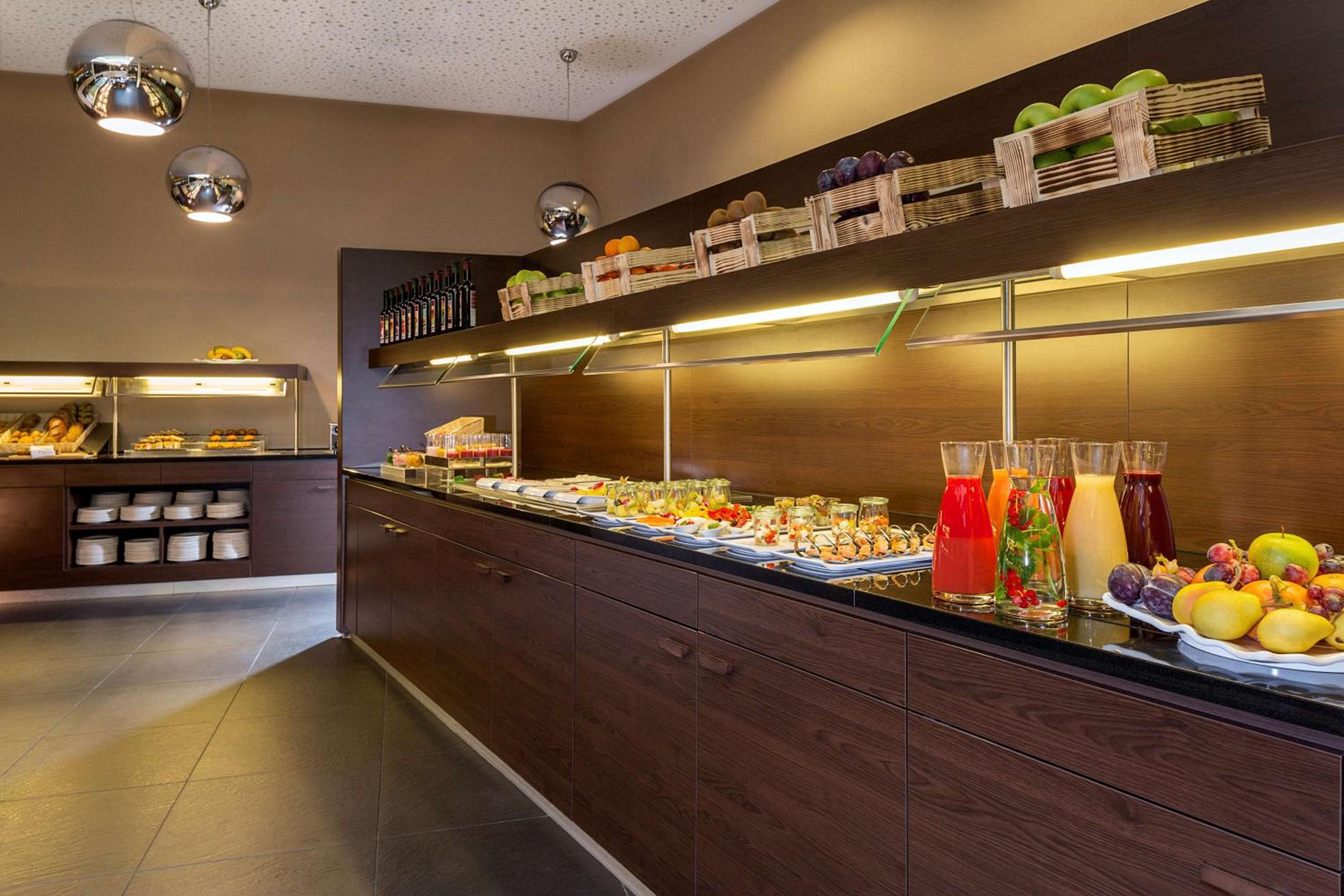 Dresden Vacations - NH Collection Dresden Altmarkt - Property Image 63