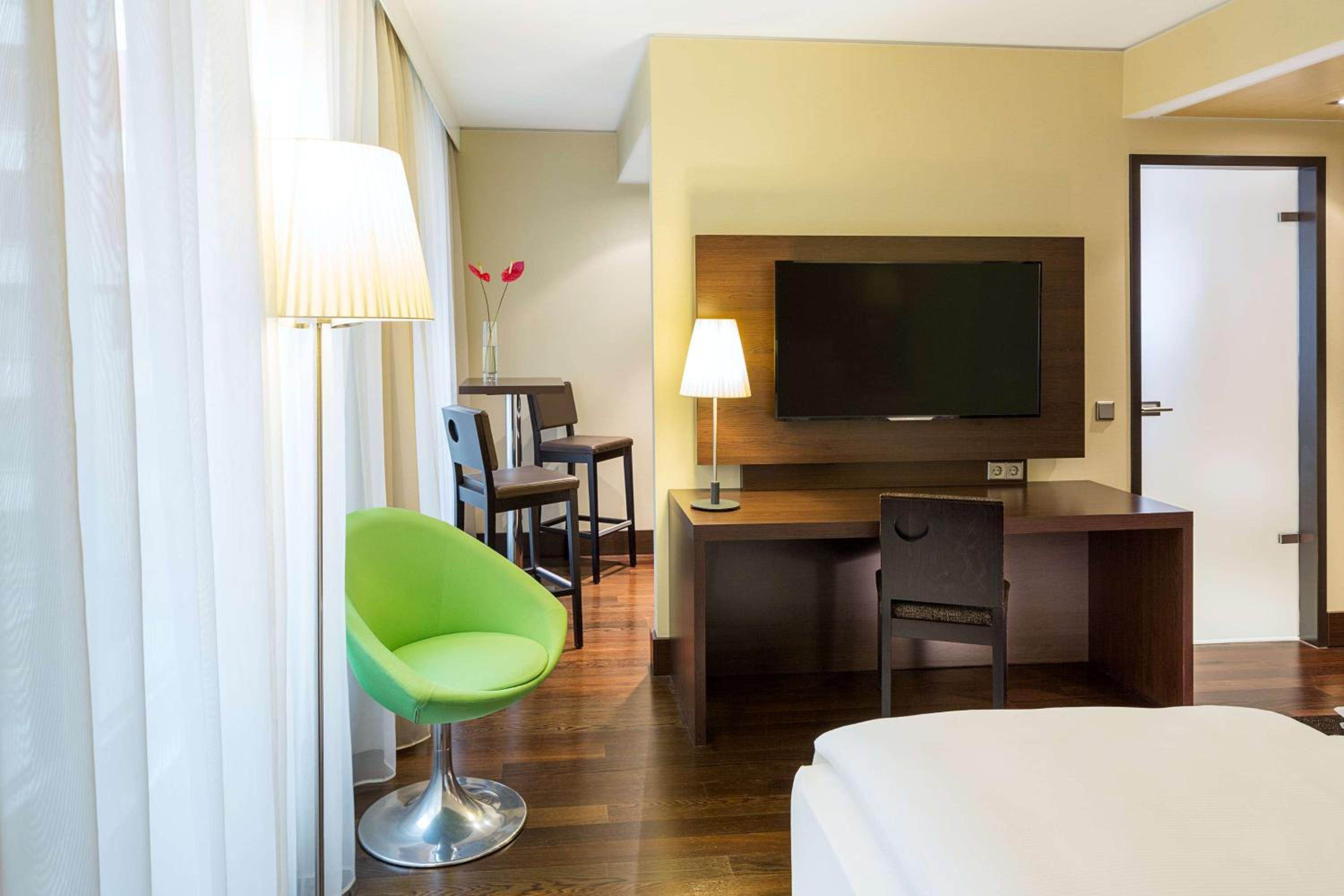 Dresden Vacations - NH Collection Dresden Altmarkt - Property Image 36