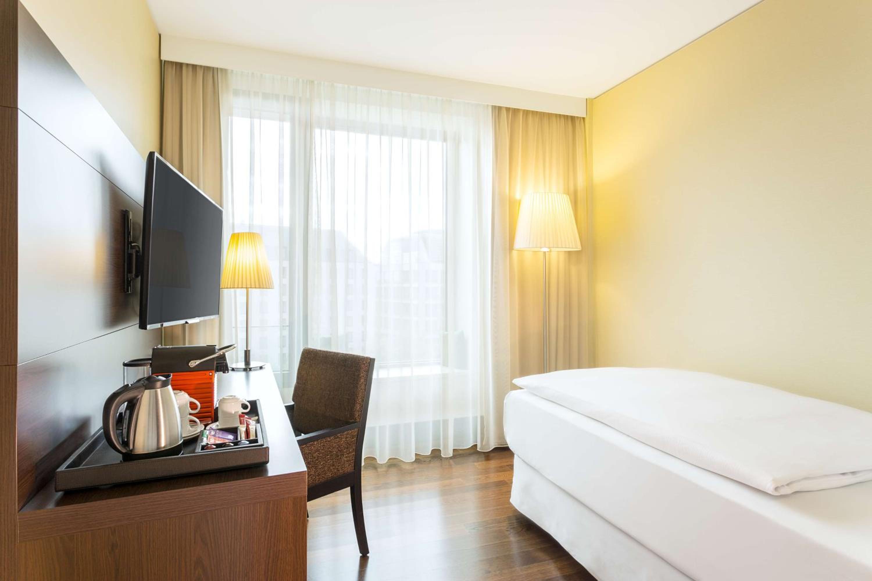 Dresden Vacations - NH Collection Dresden Altmarkt - Property Image 43