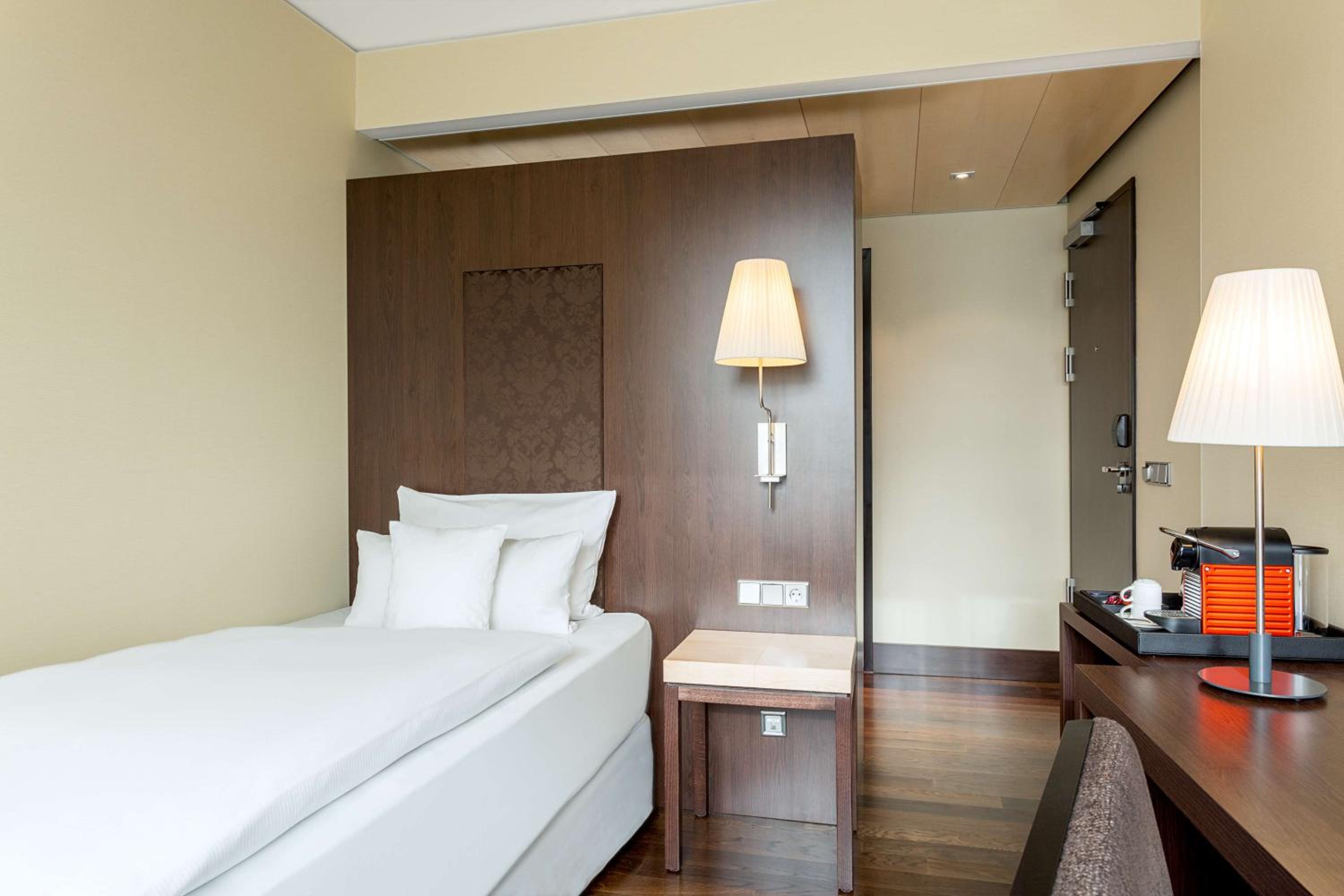 Dresden Vacations - NH Collection Dresden Altmarkt - Property Image 52