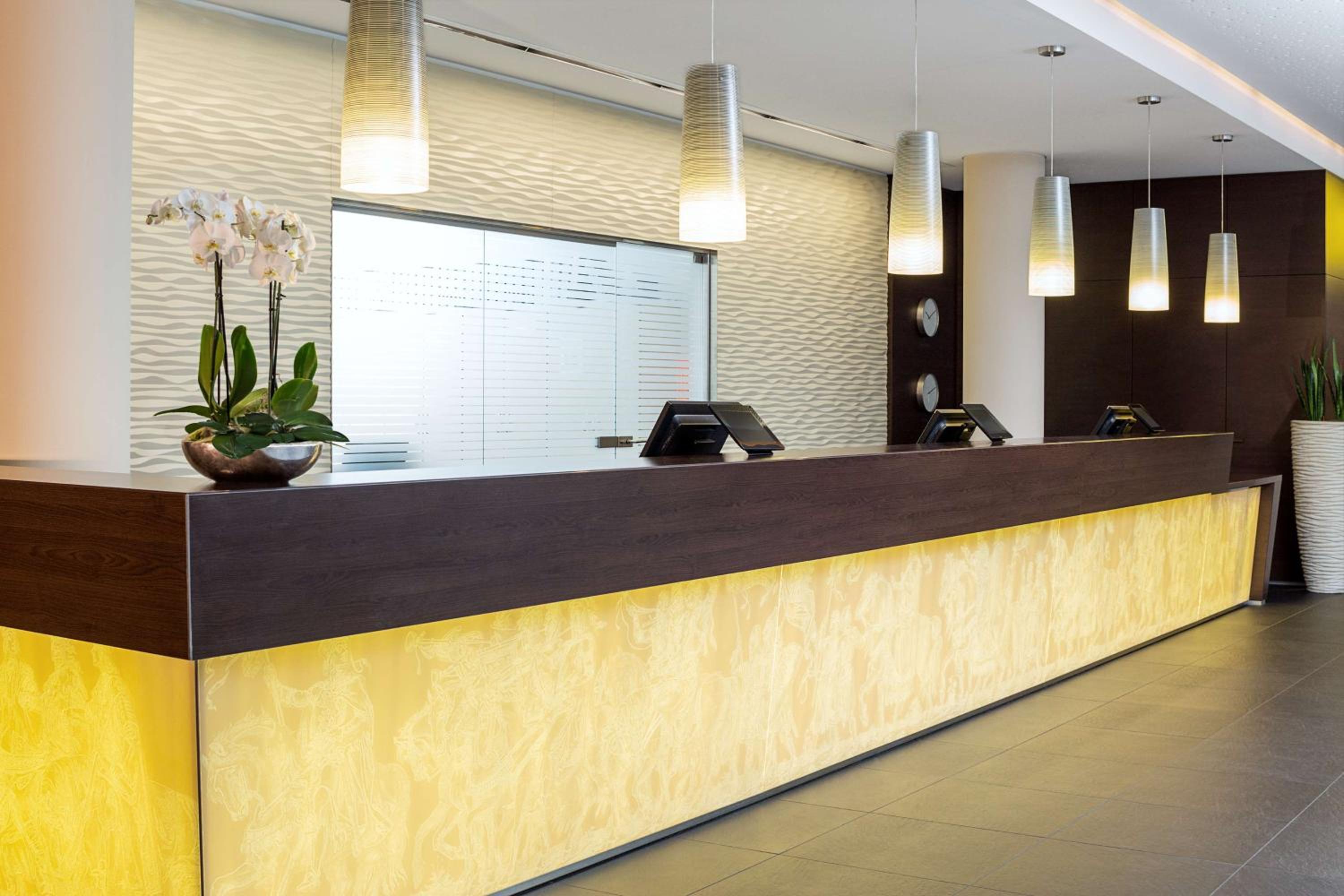 Dresden Vacations - NH Collection Dresden Altmarkt - Property Image 28