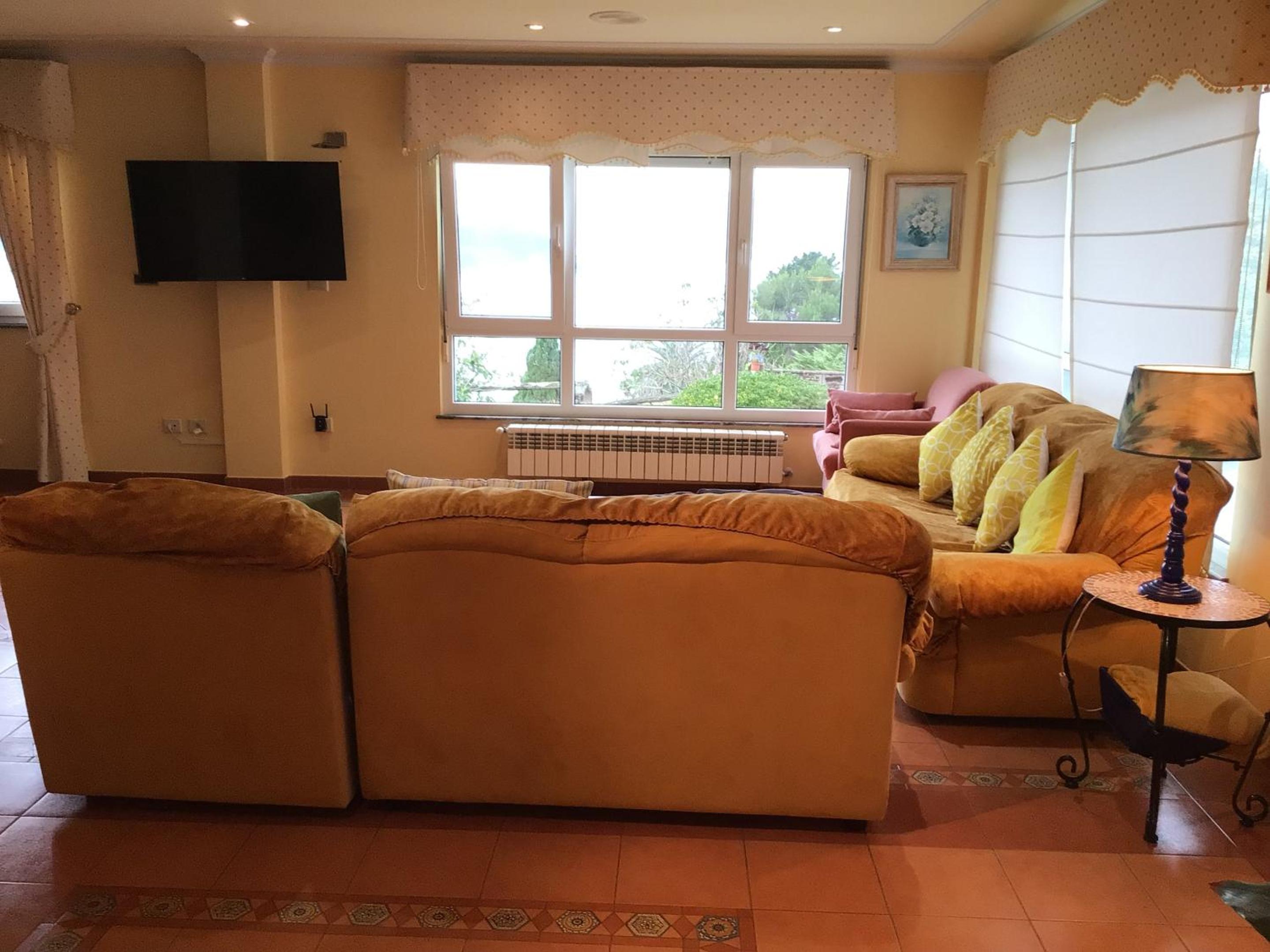 Spacious Apartment in Viveiro with Sea View