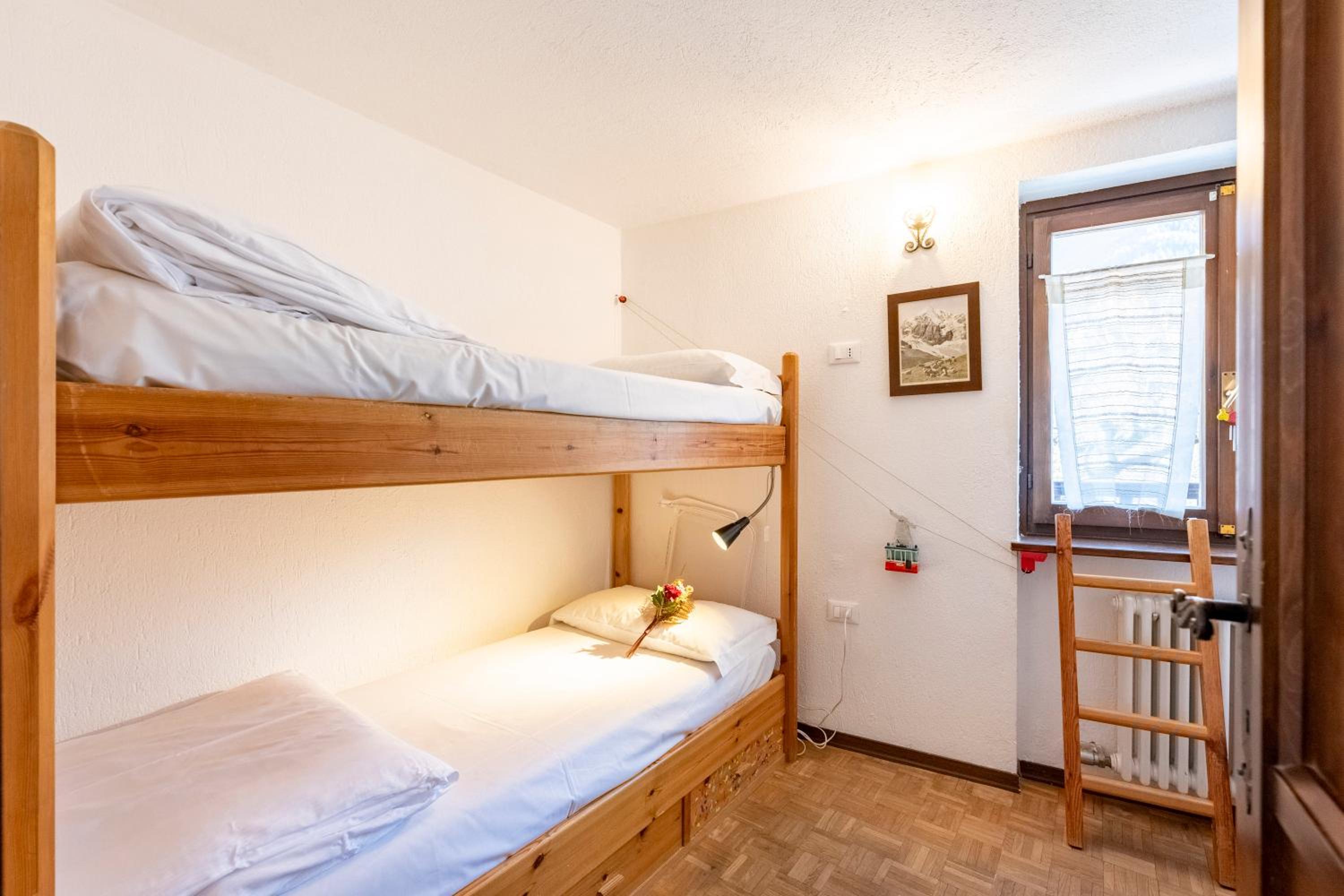 Graceful Apartment In Courmayeur - Happy Rentals view 4