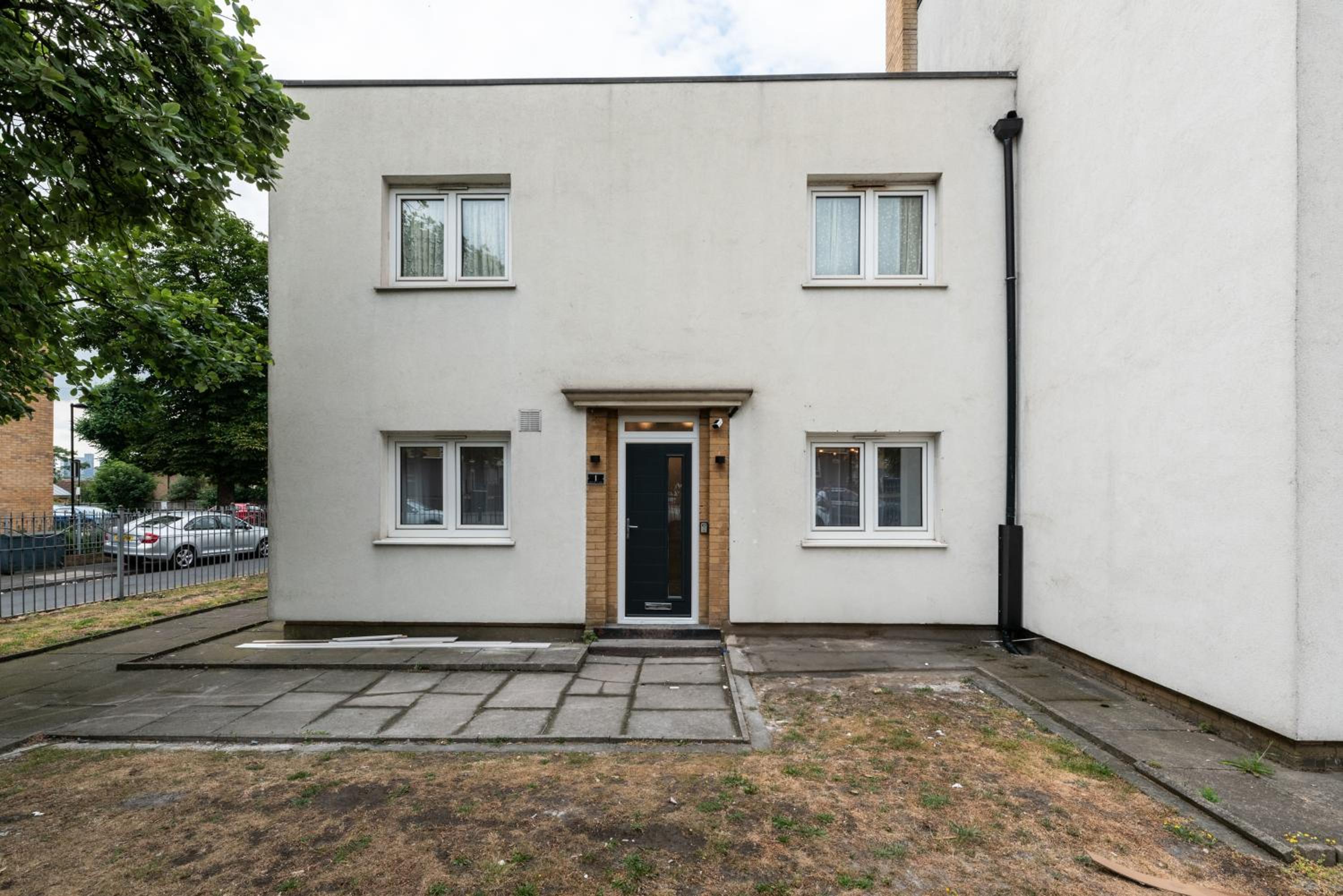 Stylish & Elegant 2-BR Flat In Greenwich London