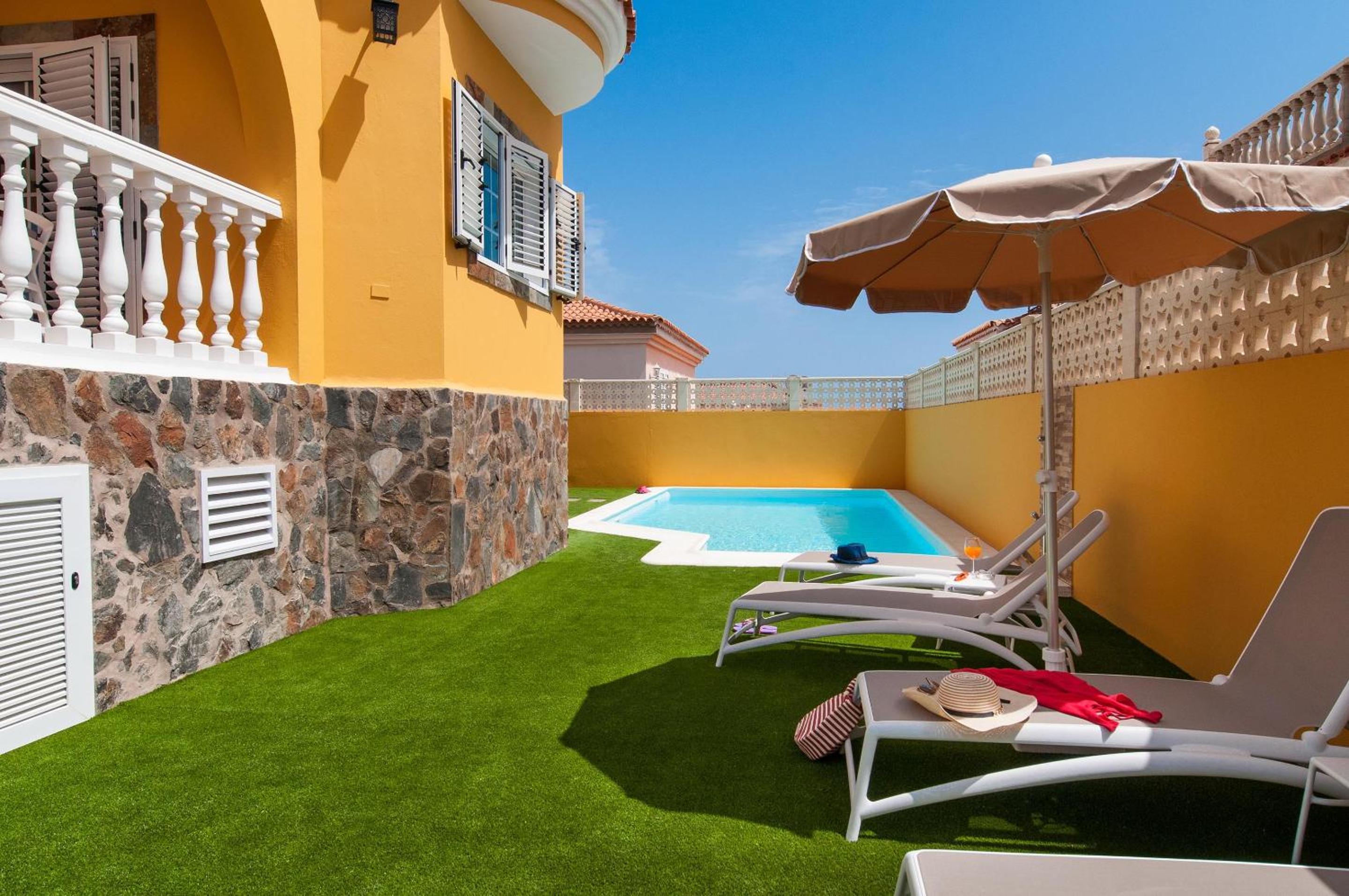 Villa Comoda - Sonnenland - Spacious Luxury - Private Heated Pool - Stunning Terrace Views - Perfect Family Getaway view 3