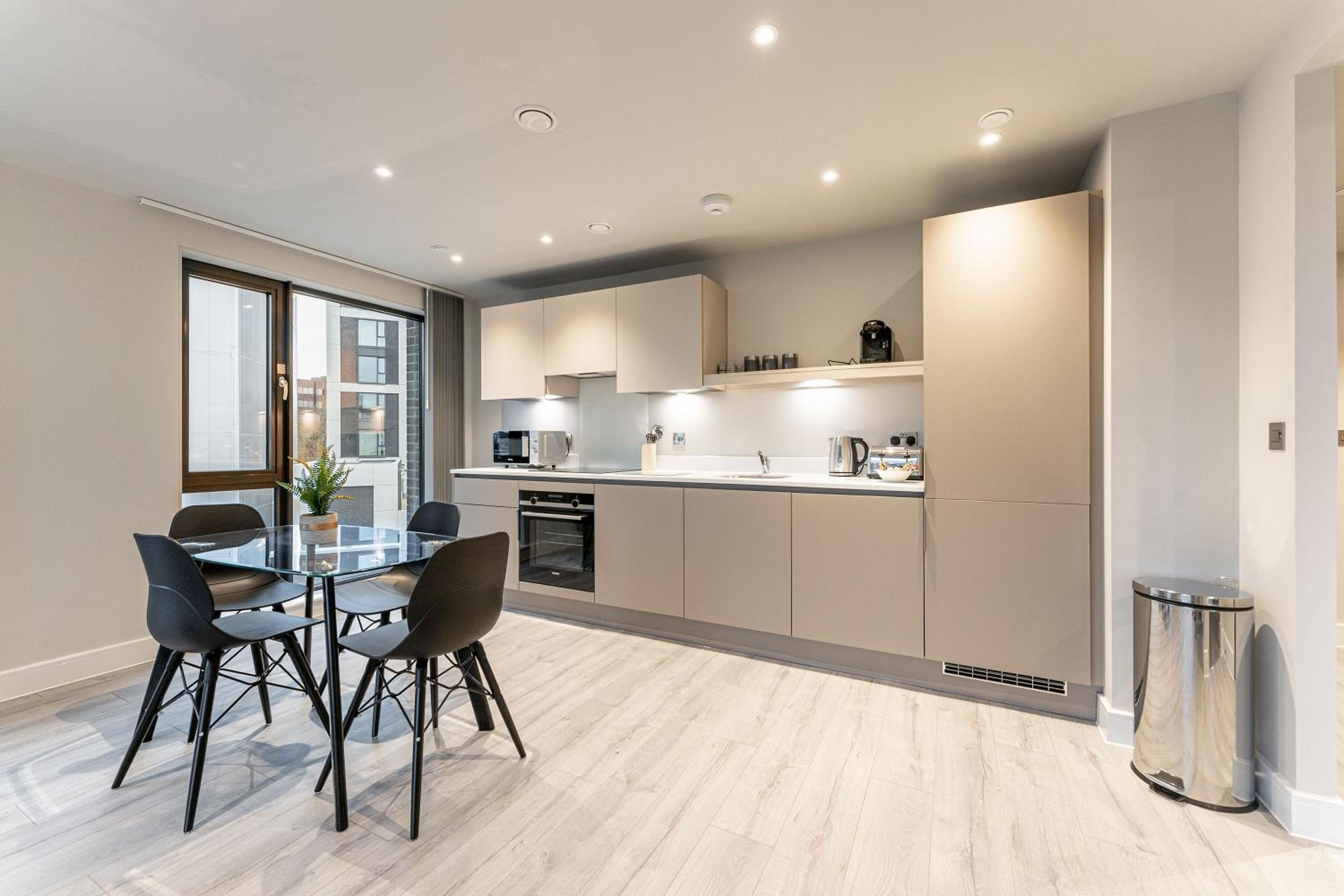 St Martin's Place, Luxe Apartment in BMH Centre view 2
