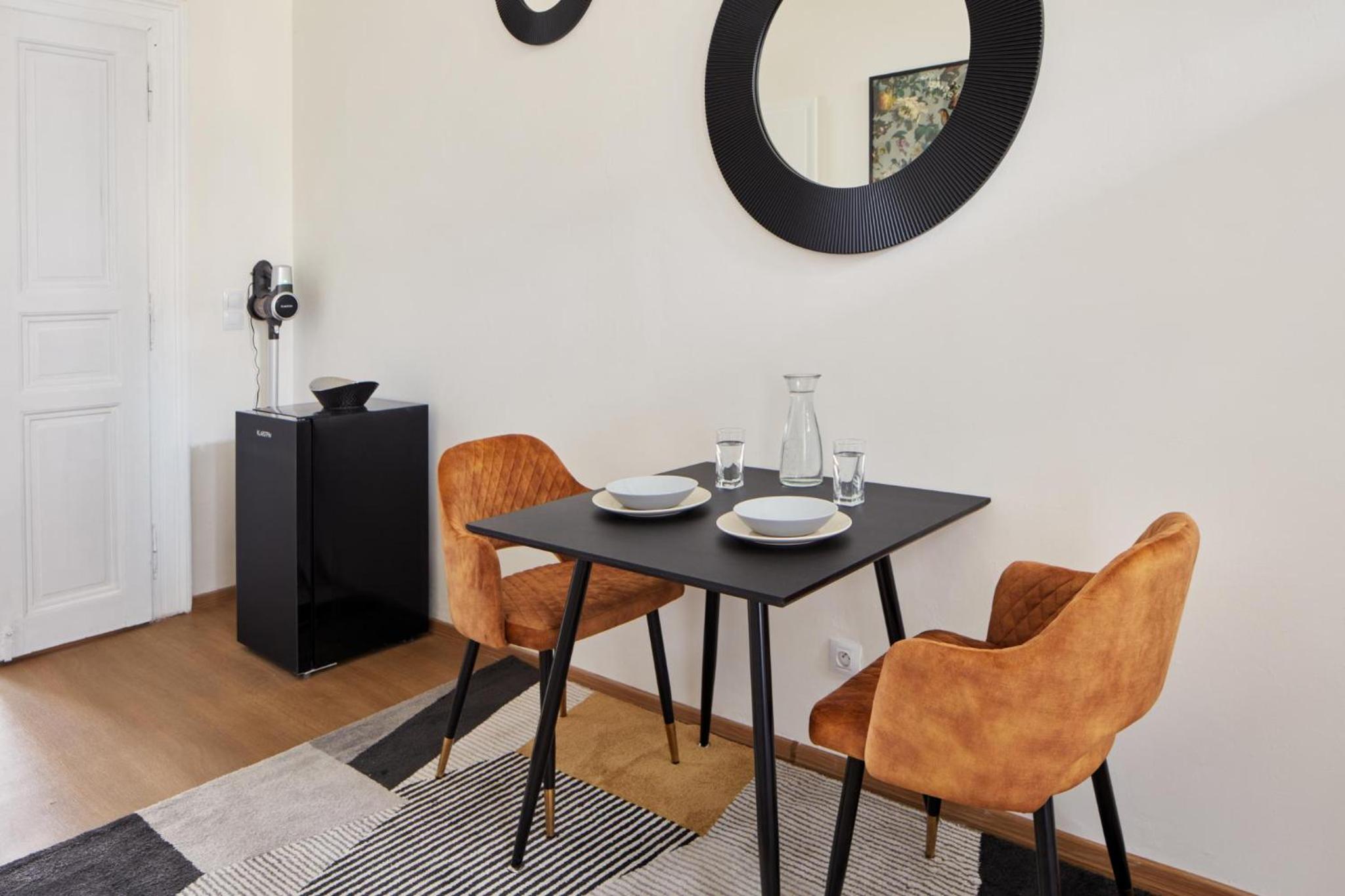 Prague Days - Sunlit 1BDR Apartments w Netflix in New Town