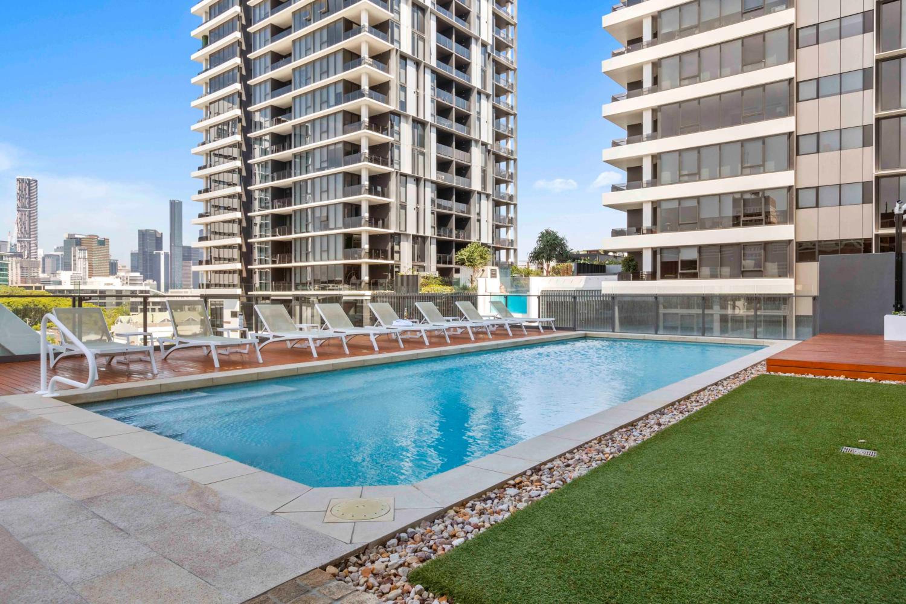 2Bedroom Exec Apt near Suncorp Free Carpark