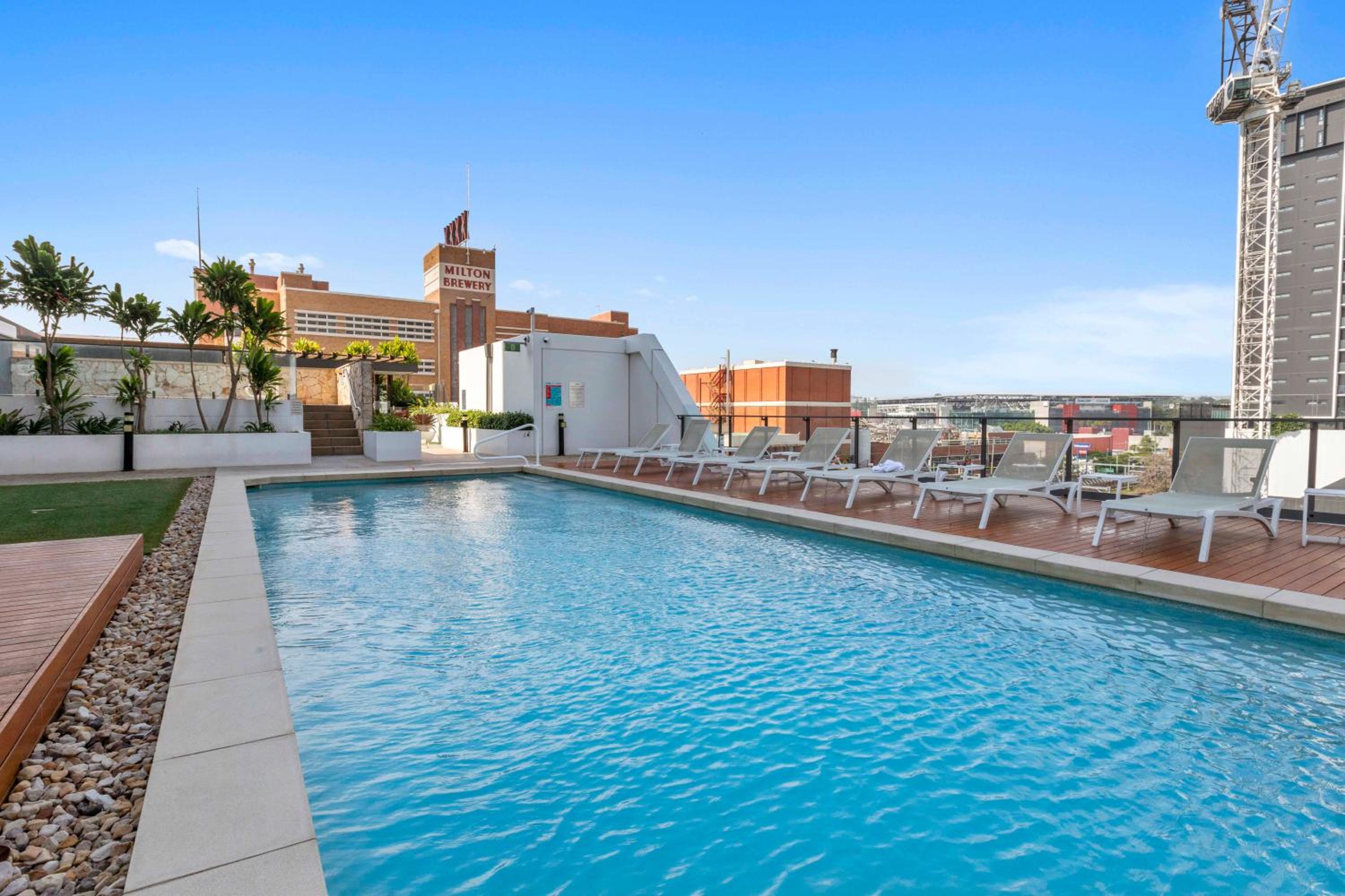 2Bedroom Exec Apt near Suncorp Free Carpark