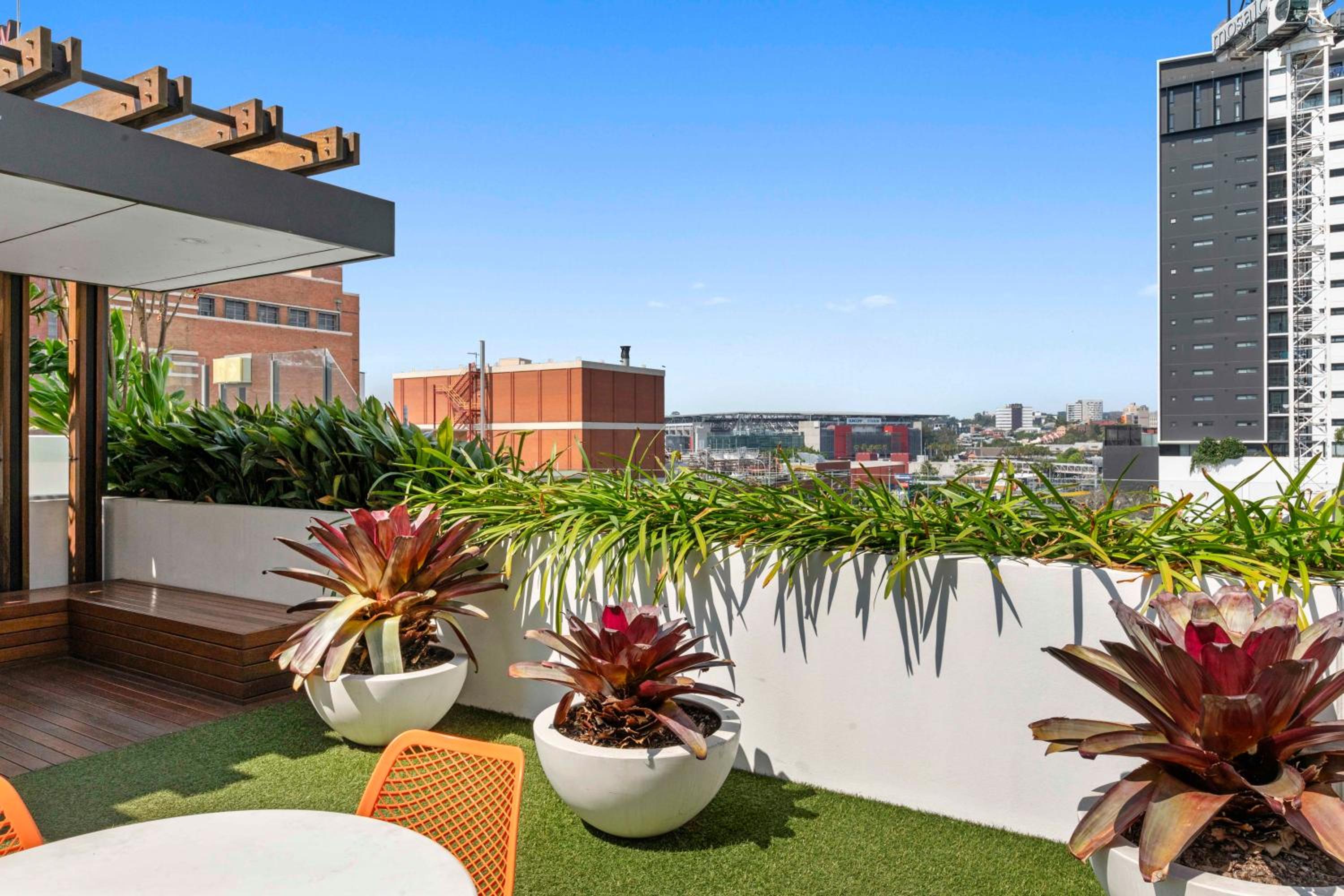 2Bedroom Exec Apt near Suncorp Free Carpark