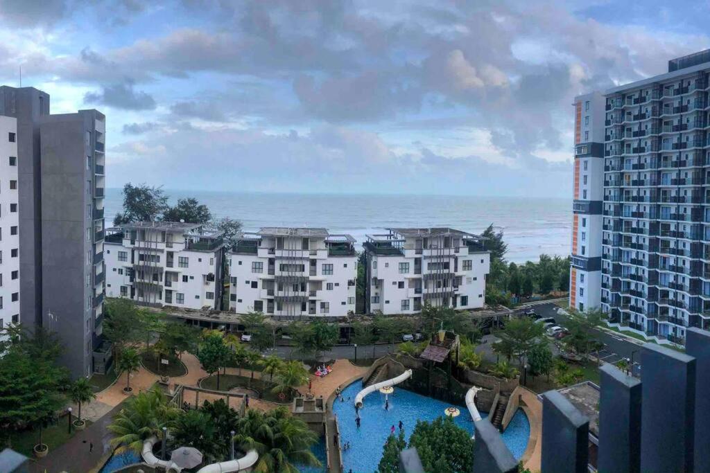 Comfortable 2 Bedroom Beach View Condo photo 1