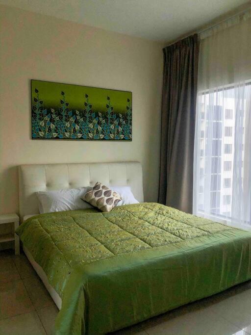 Comfortable 2 Bedroom Beach View Condo photo 3