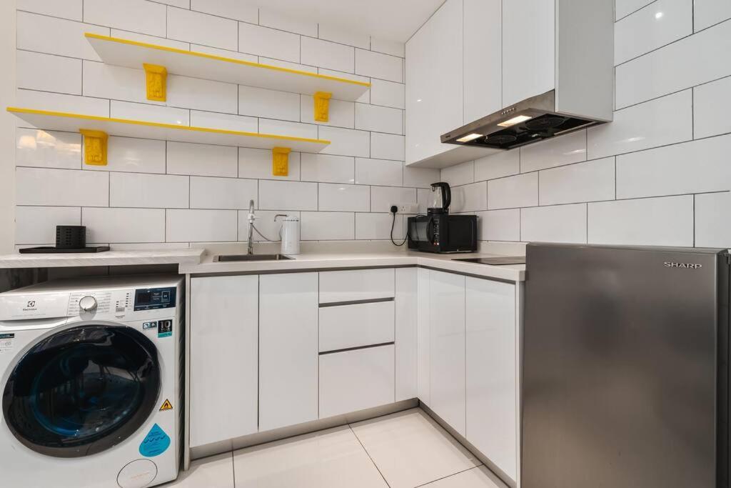Arte Mont Kiara Elegant Highest Floor Netflix 6pax