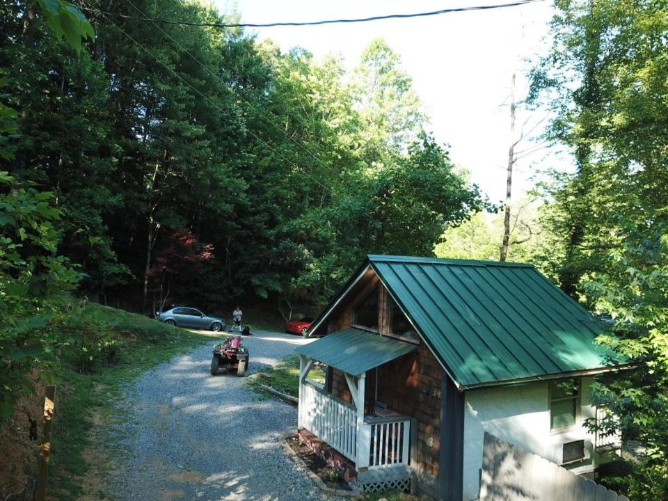 Stoney Mtn High-duh-way 420&Pets yes