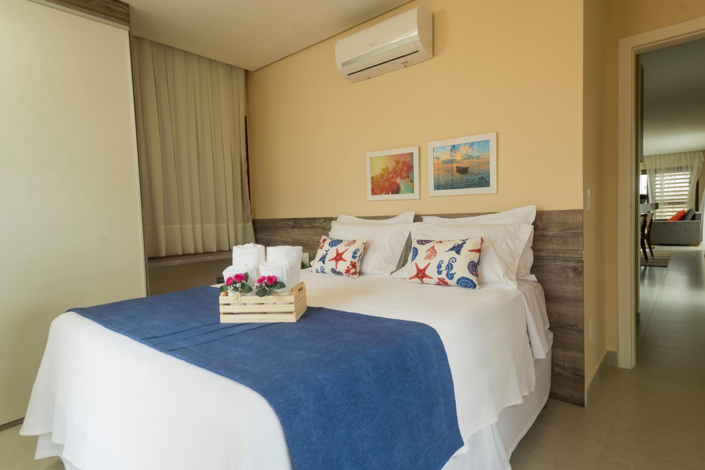 Illa Blue Village