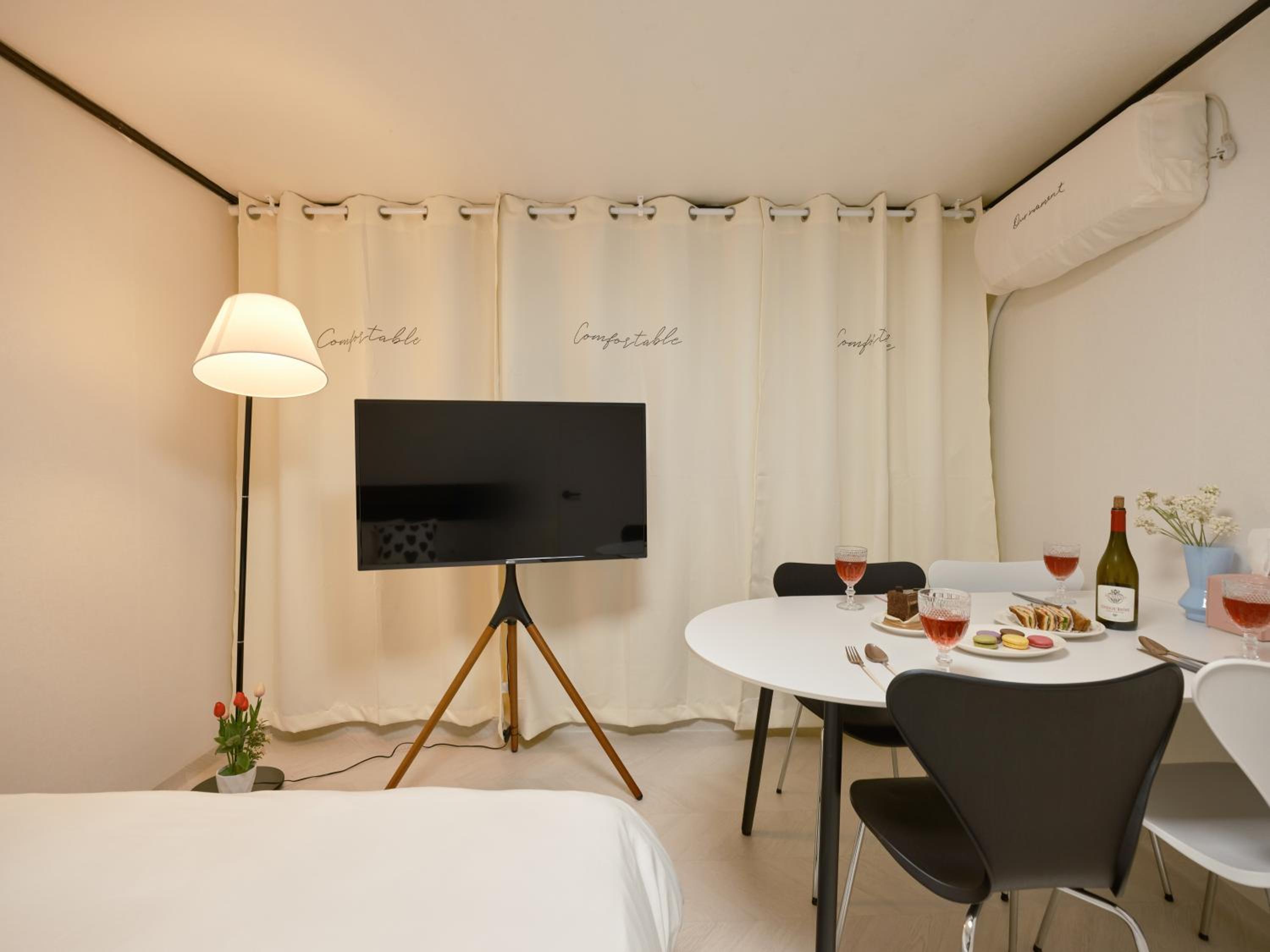 hotel room
