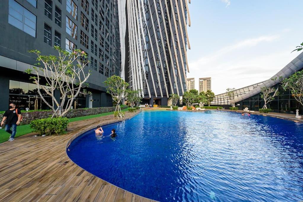 Arte Mont Kiara KL Tower View Elegant Netflix 6pax