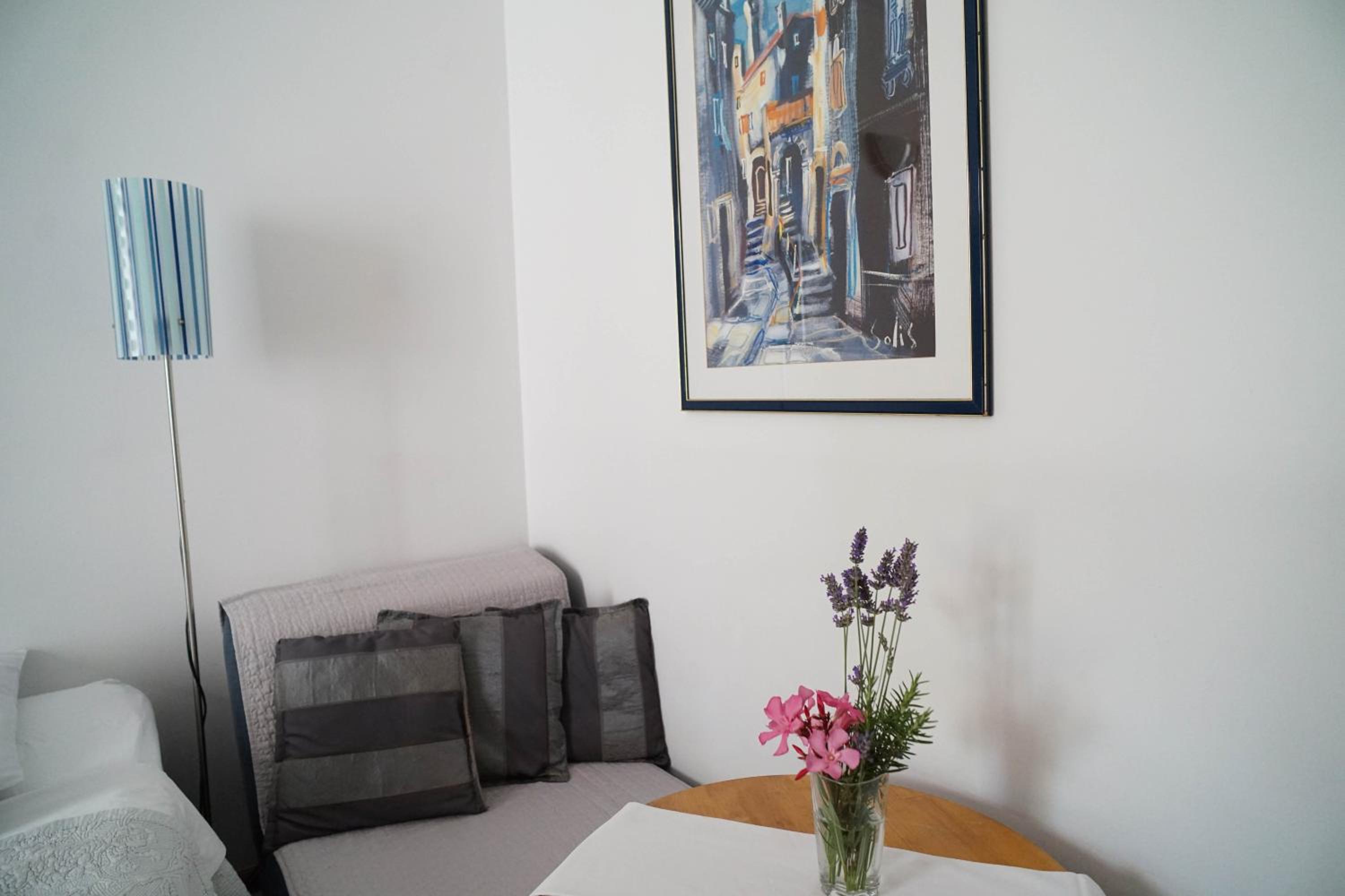 Apartments and Rooms Degra