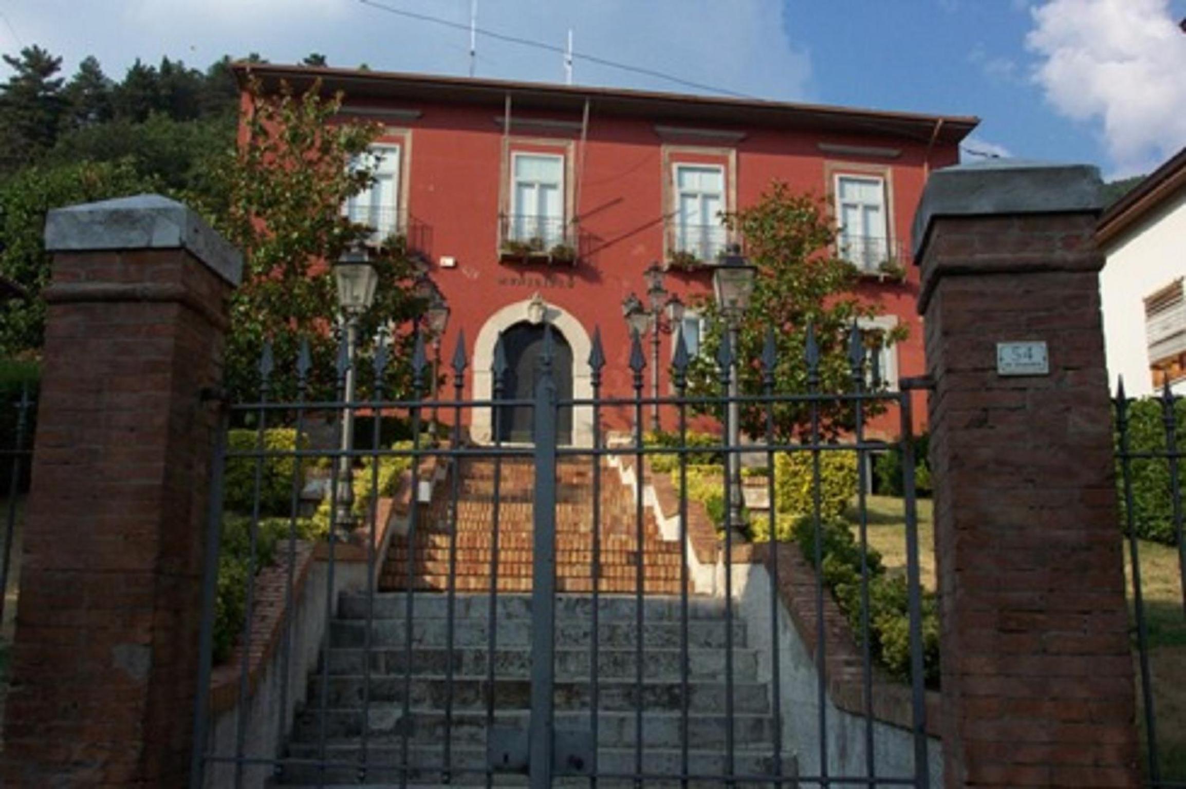 Photo 10