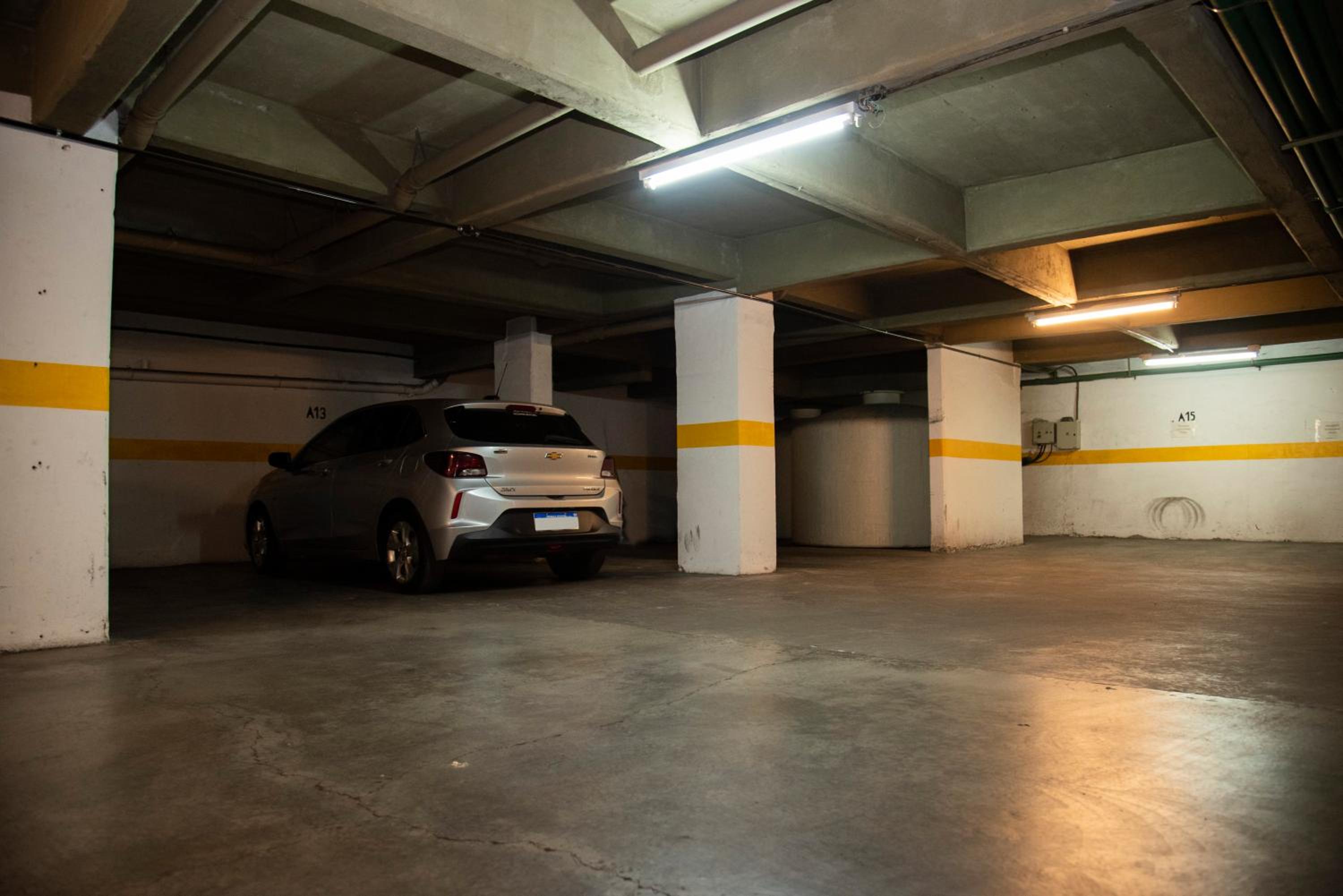 Departamento frontal en zona residencial, seguridad 24 hs