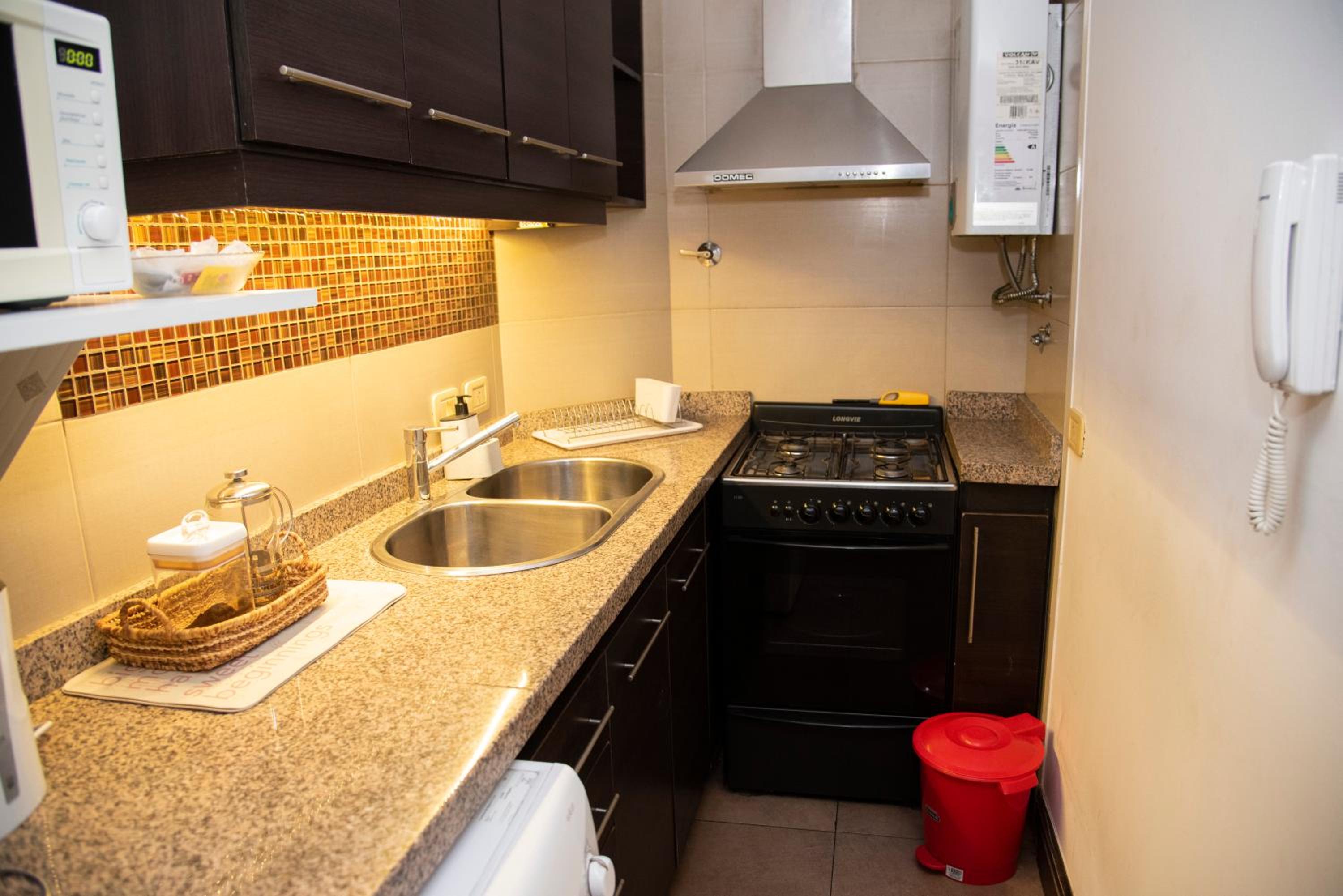 Departamento frontal en zona residencial, seguridad 24 hs