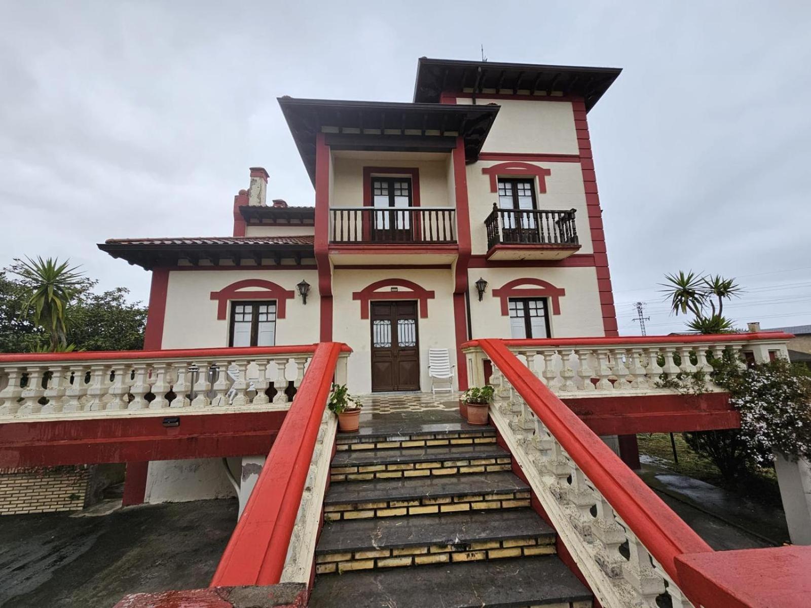 Amplia casa indiana cerca de Laredo y Santander