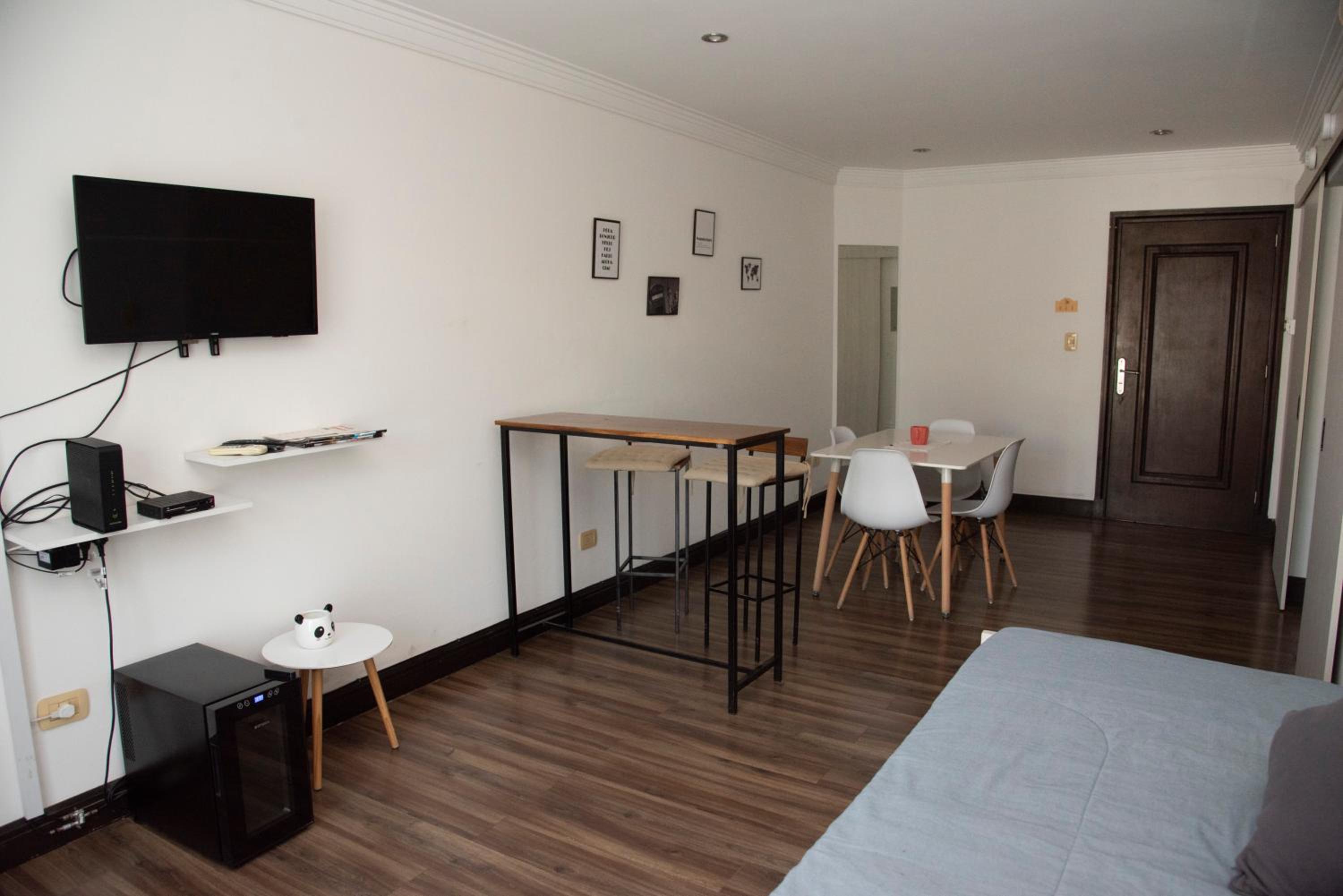 Departamento frontal en zona residencial, seguridad 24 hs