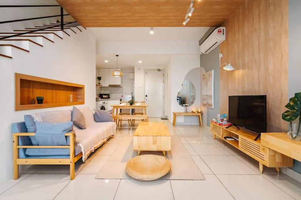 Arte Mont Kiara Netflix Muji-Muji 3rooms 6pax