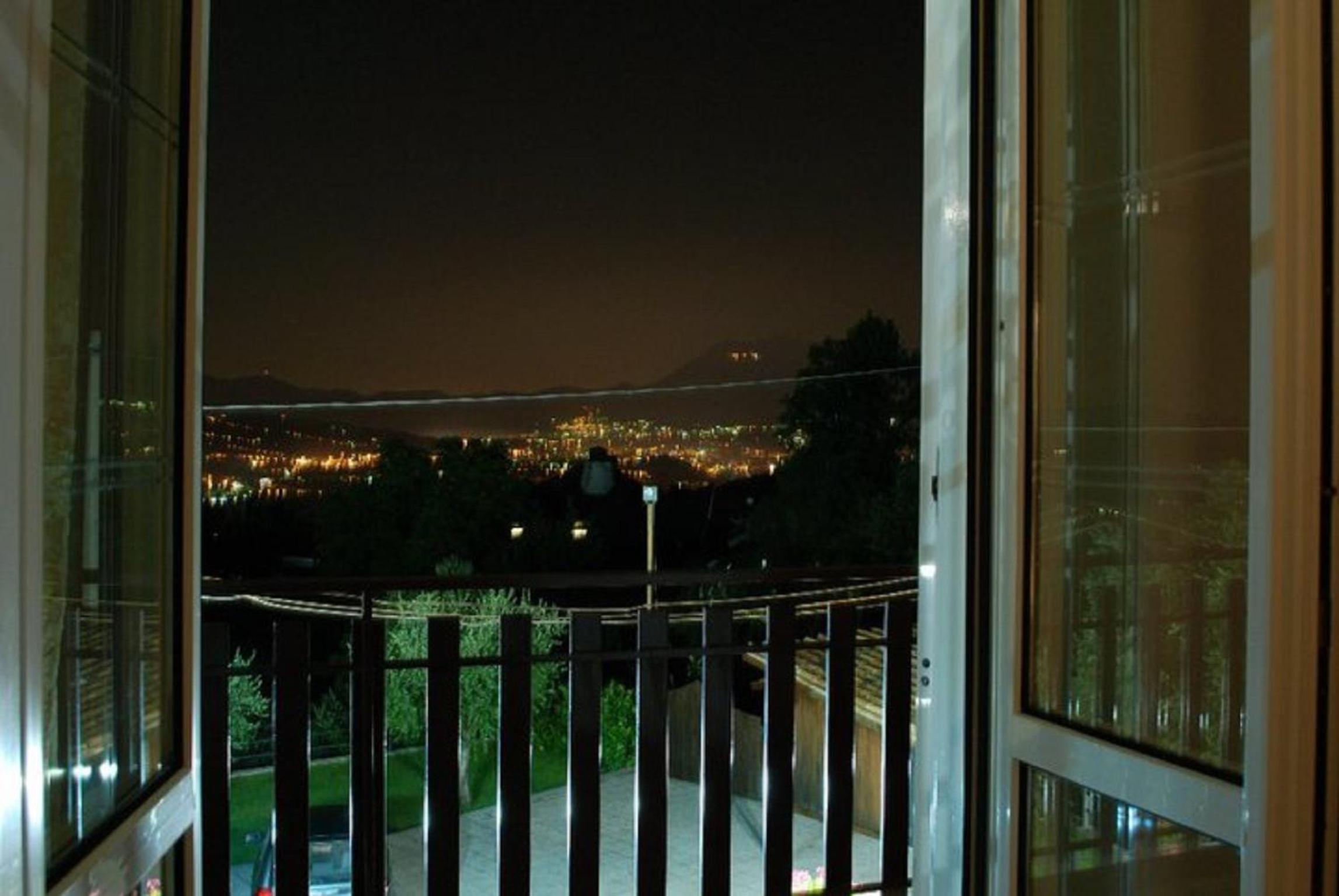 La Casa Sull'aia,AV view 3