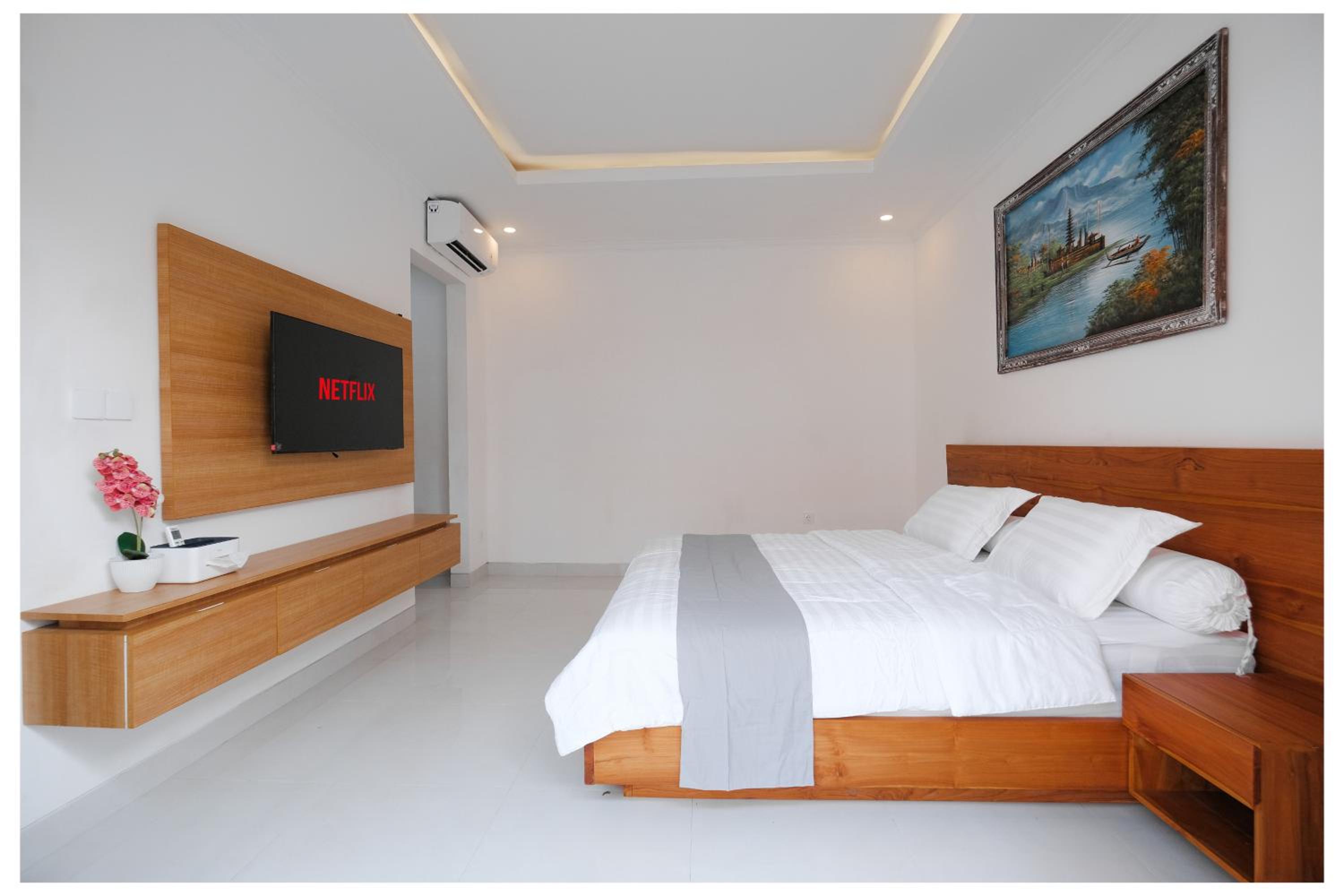 Spacious & Comfortable 4BR Private Pool Villa view 5