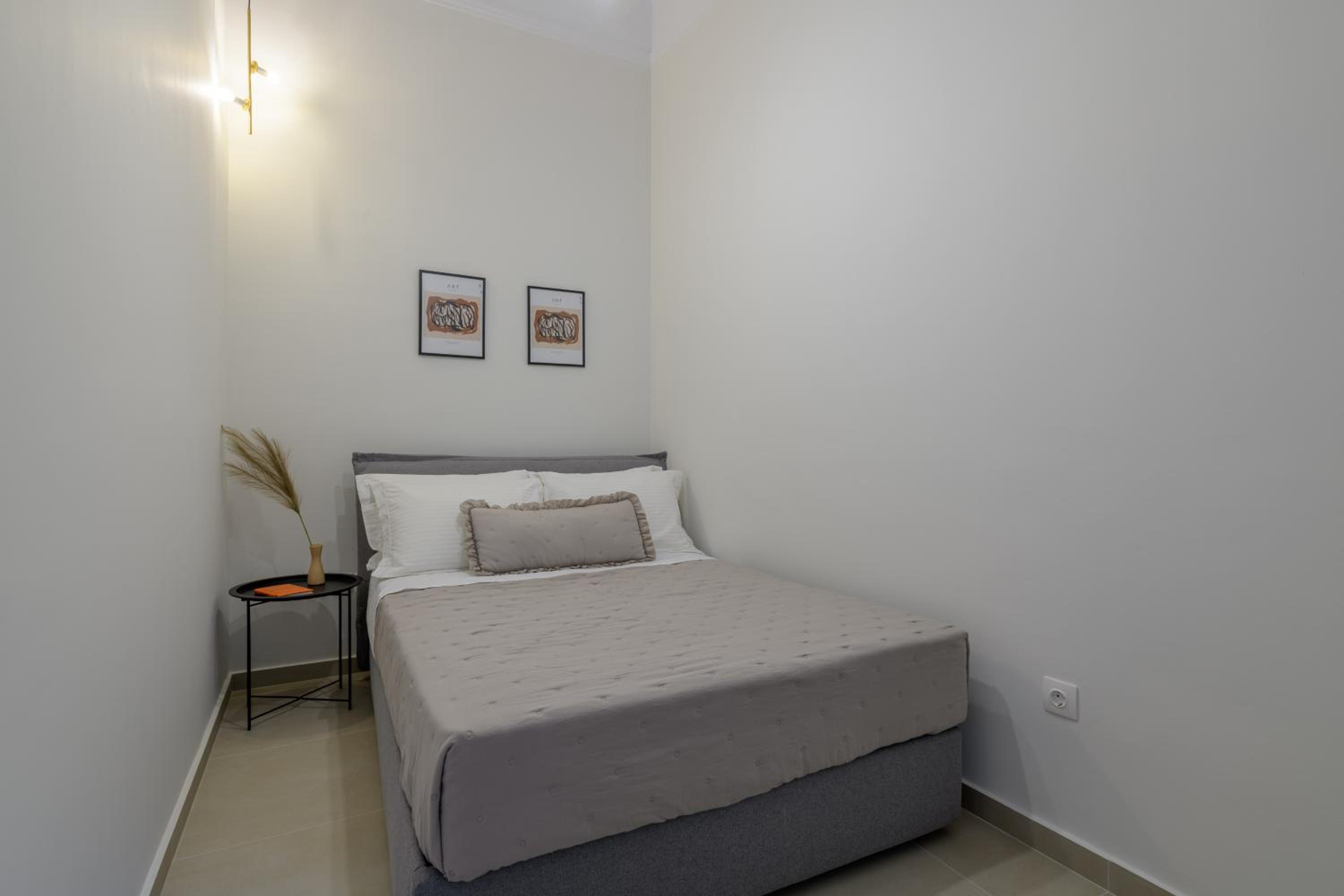 Koukaki Cielo Villa10 -Pvt Yard 3BR 8ppl -10min Metro Acropolis