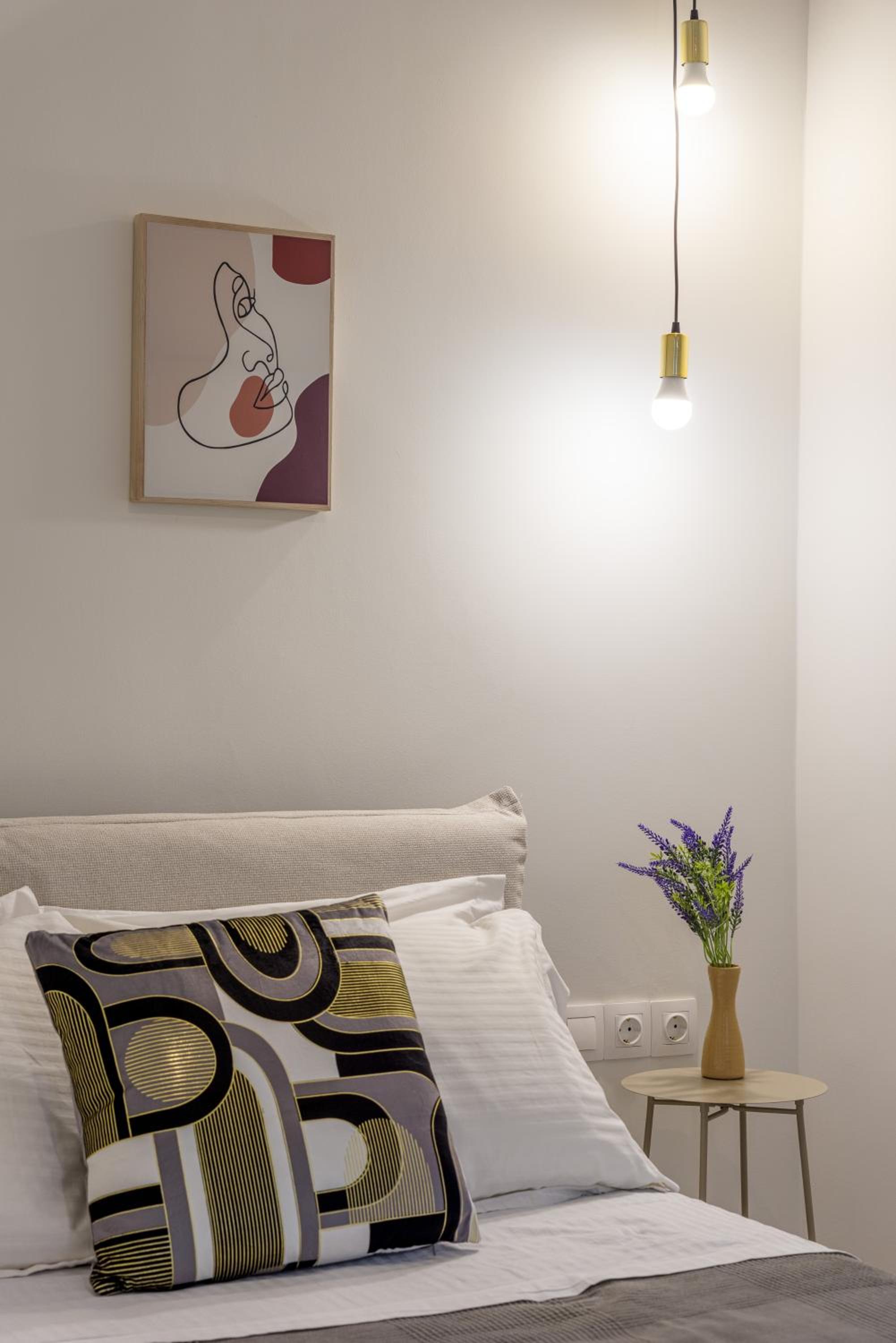 Koukaki Cielo Villa10 -Pvt Yard 3BR 8ppl -10min Metro Acropolis