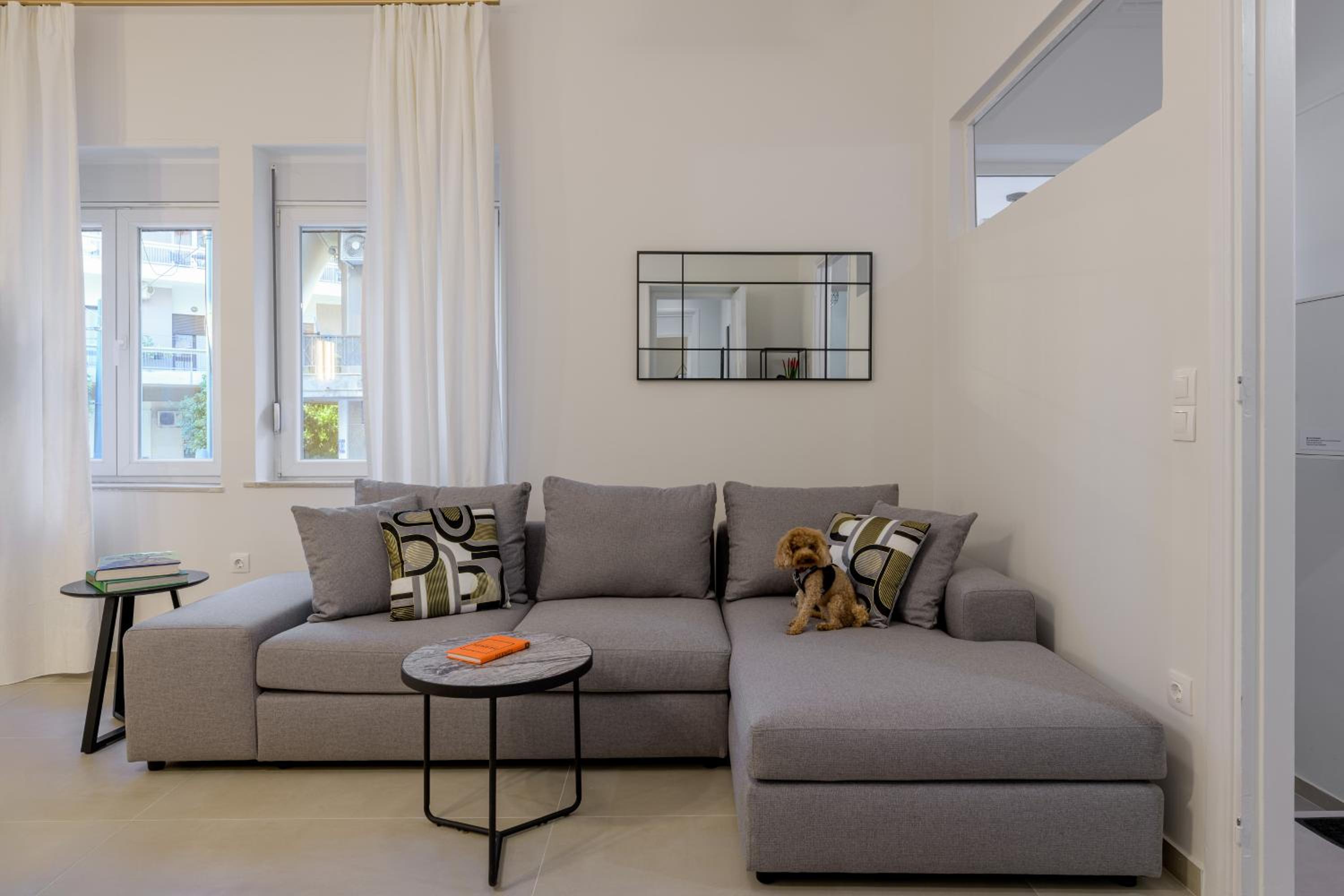 Koukaki Cielo Villa10 -Pvt Yard 3BR 8ppl -10min Metro Acropolis