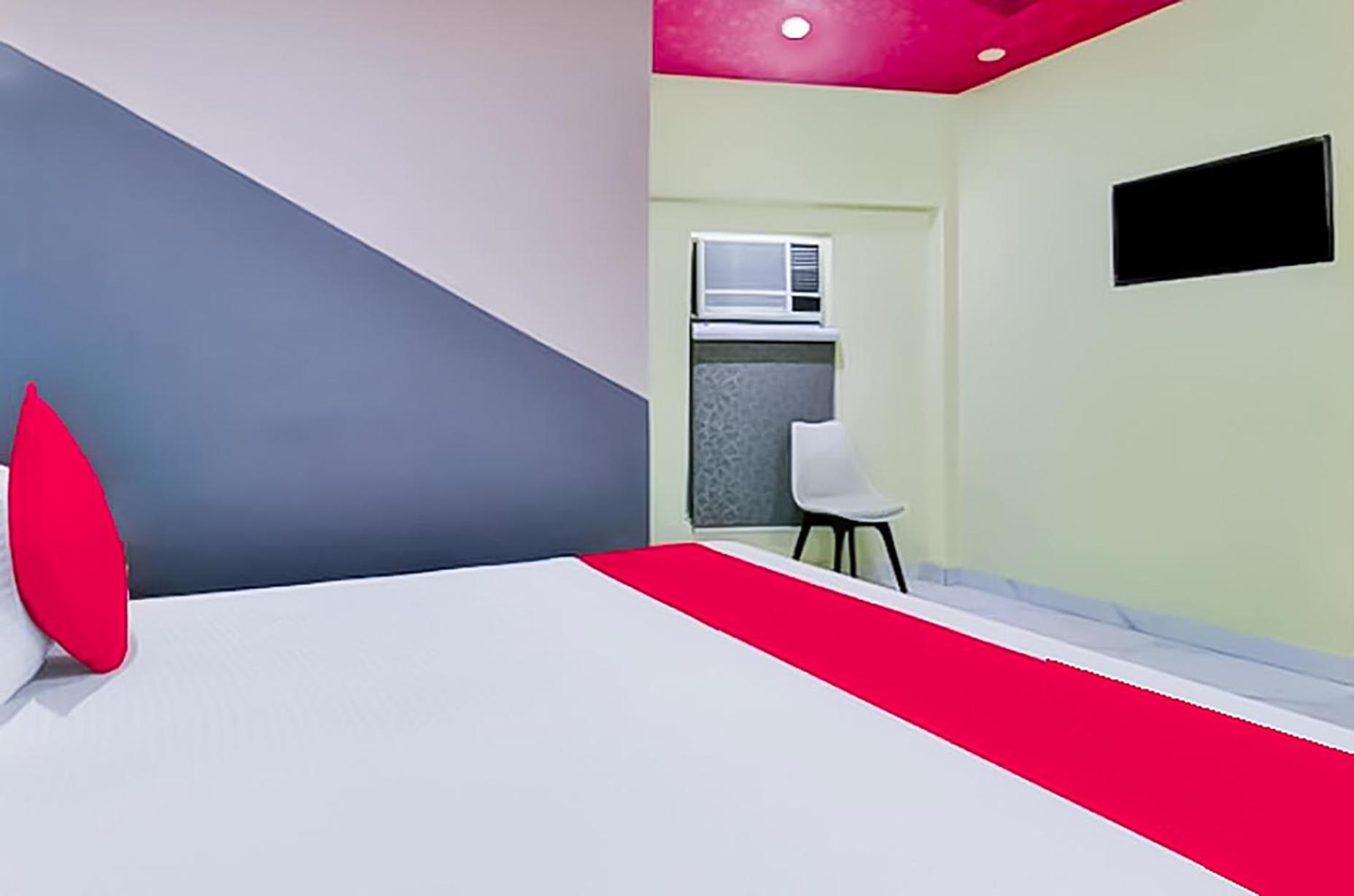 Hotel Classical Opposite Nizamuddin Railway Station