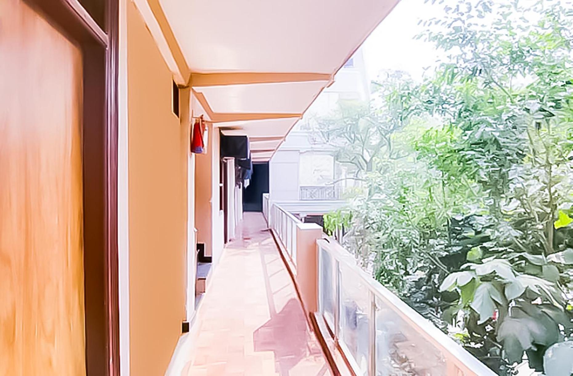 Hotel Classical Opposite Nizamuddin Railway Station