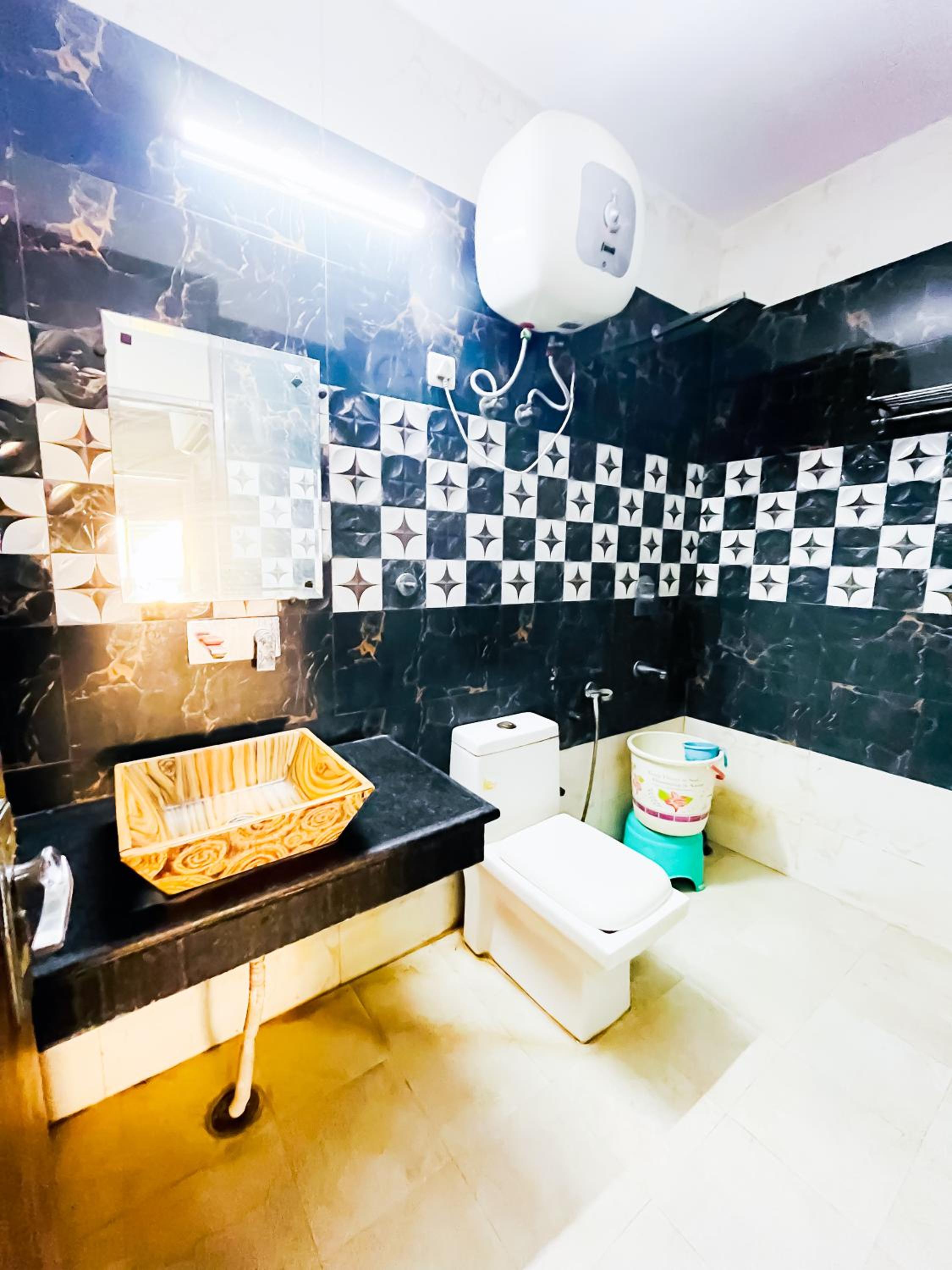 Hotel Classical Opposite Nizamuddin Railway Station
