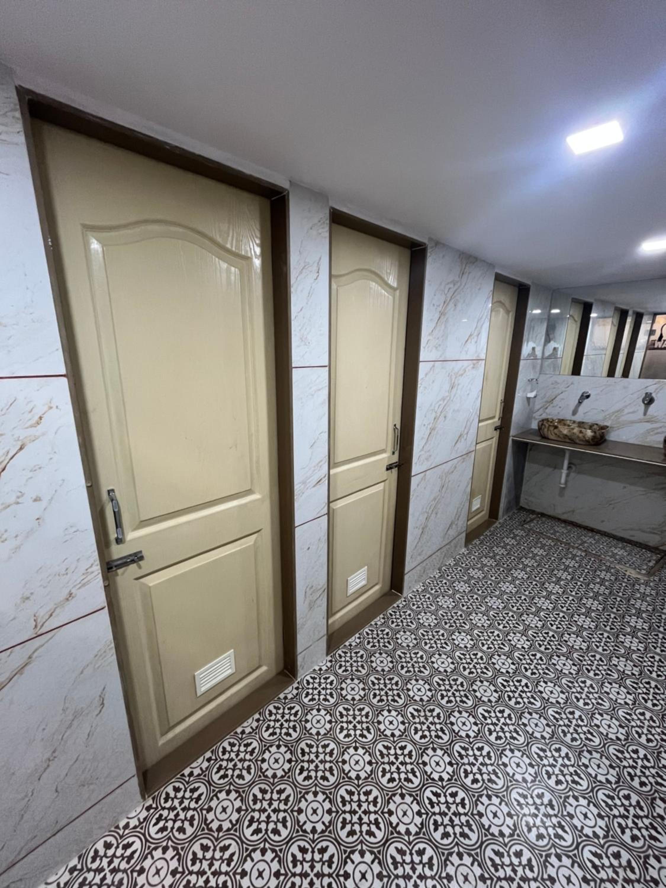Apex Dormitory Andheri - Near Airport and Marol Metro Station