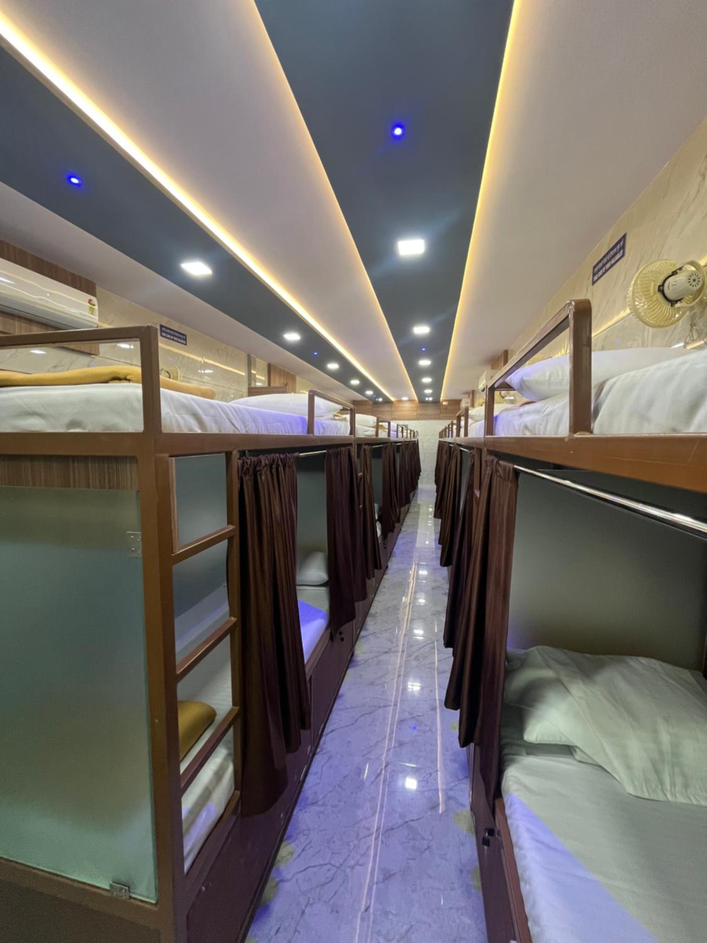 Apex Dormitory Andheri - Near Airport and Marol Metro Station