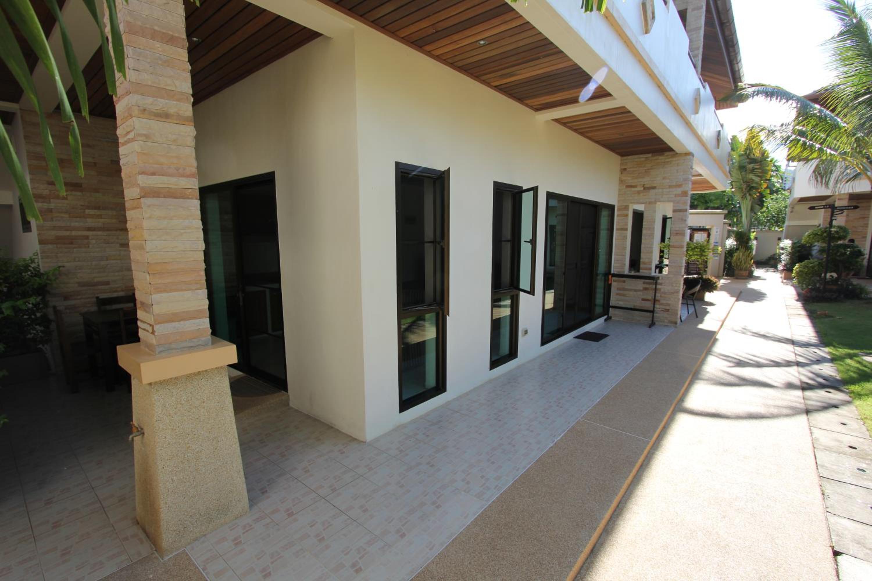 Babylon Pool Villas