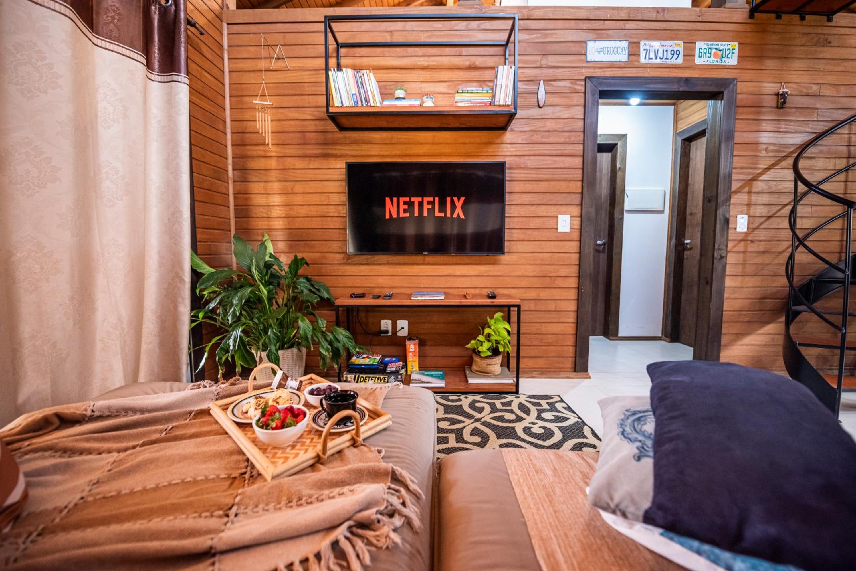Cabana Aconchegante a 800m da Praia - Lareira externa, Quintal Amplo, Pet Friendly, Ar condicionado, Netflix e Conforto completo