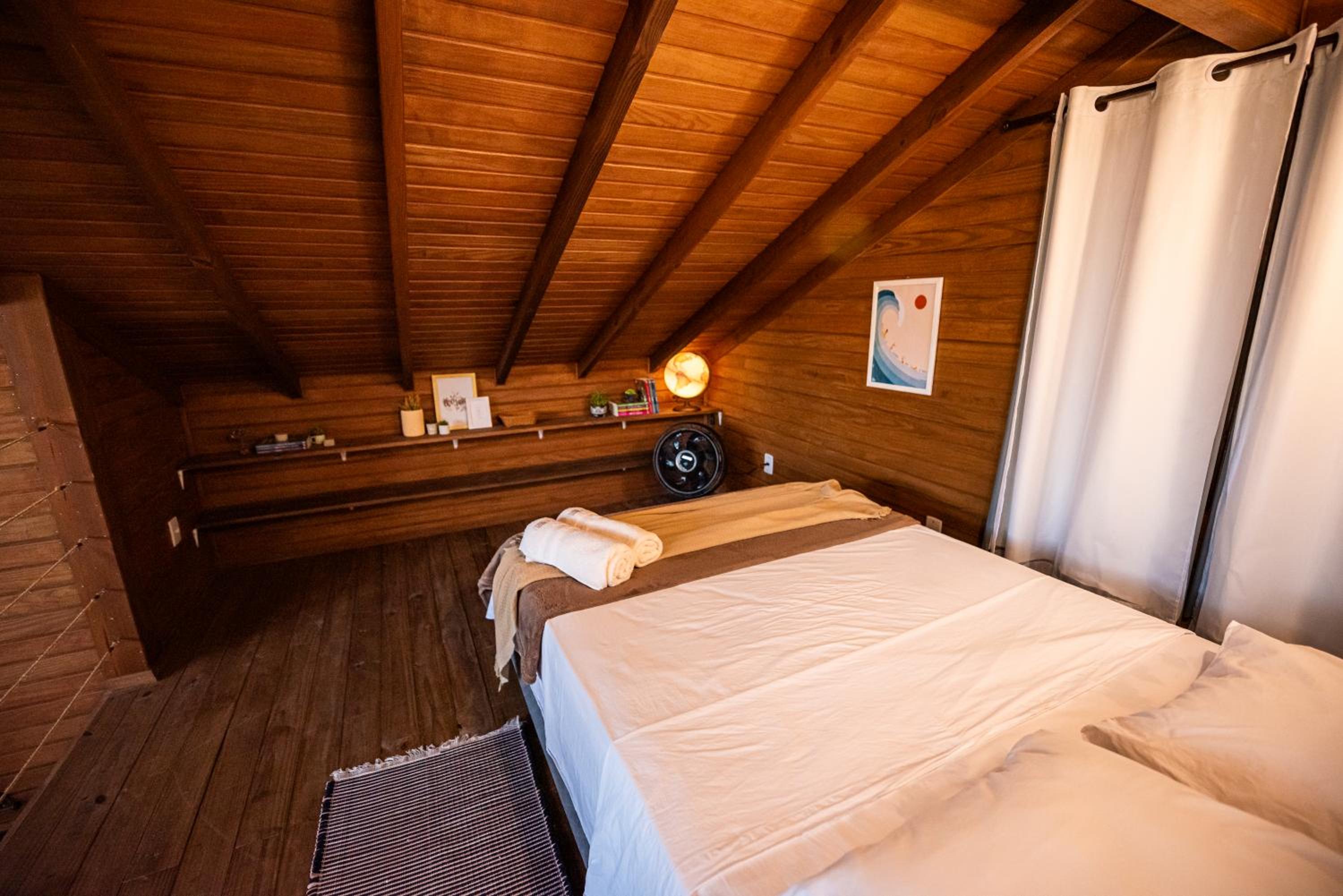 Cabana Aconchegante a 800m da Praia - Lareira externa, Quintal Amplo, Pet Friendly, Ar condicionado, Netflix e Conforto completo