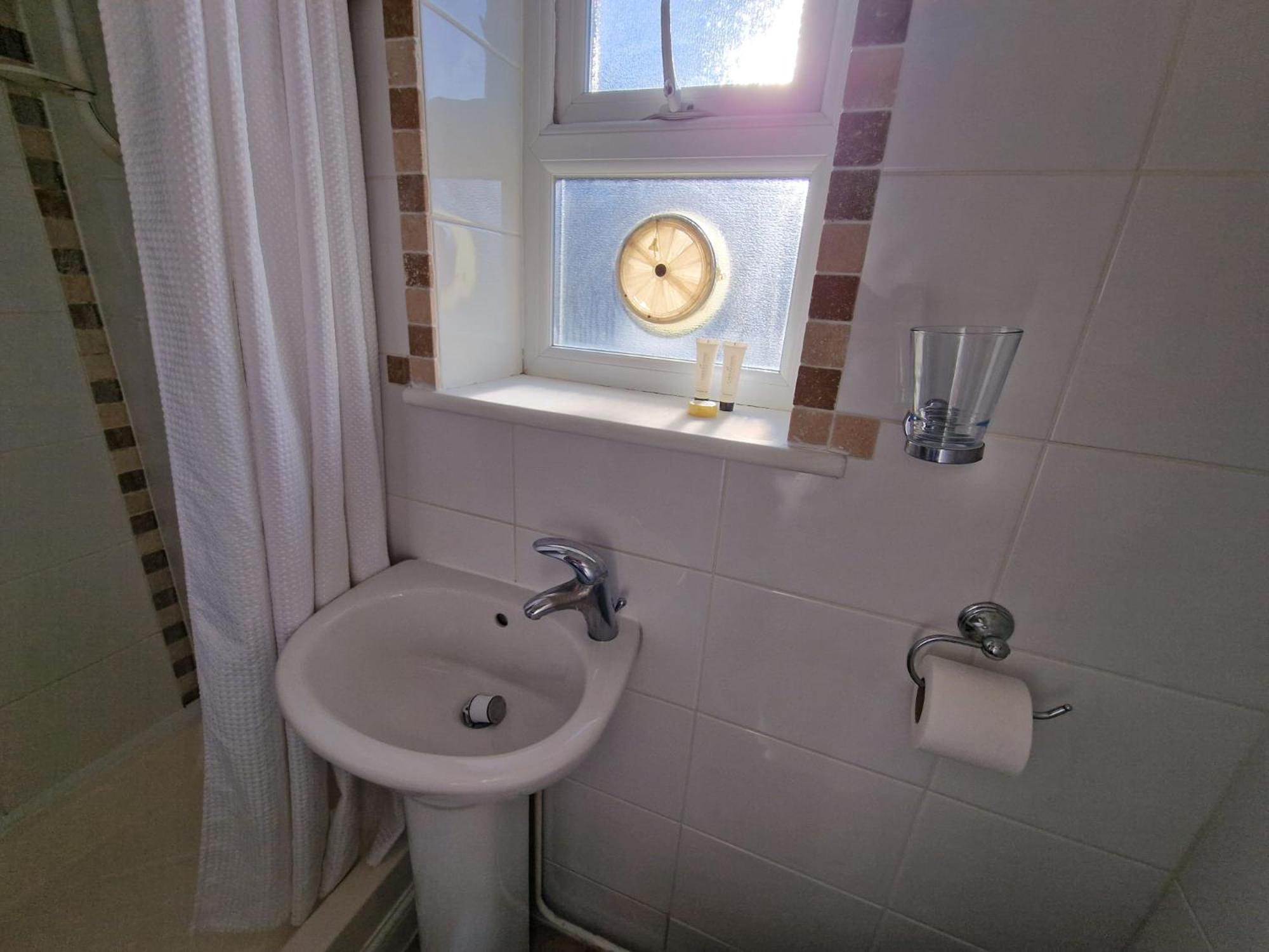 Small Studio Room Near Ocean Village view 4