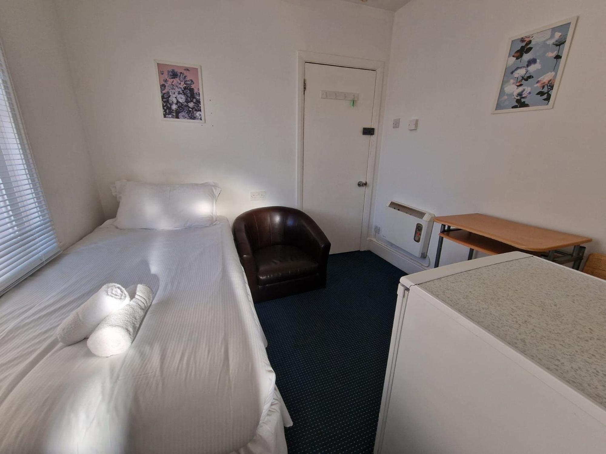 Small Studio Room Near Ocean Village view 5