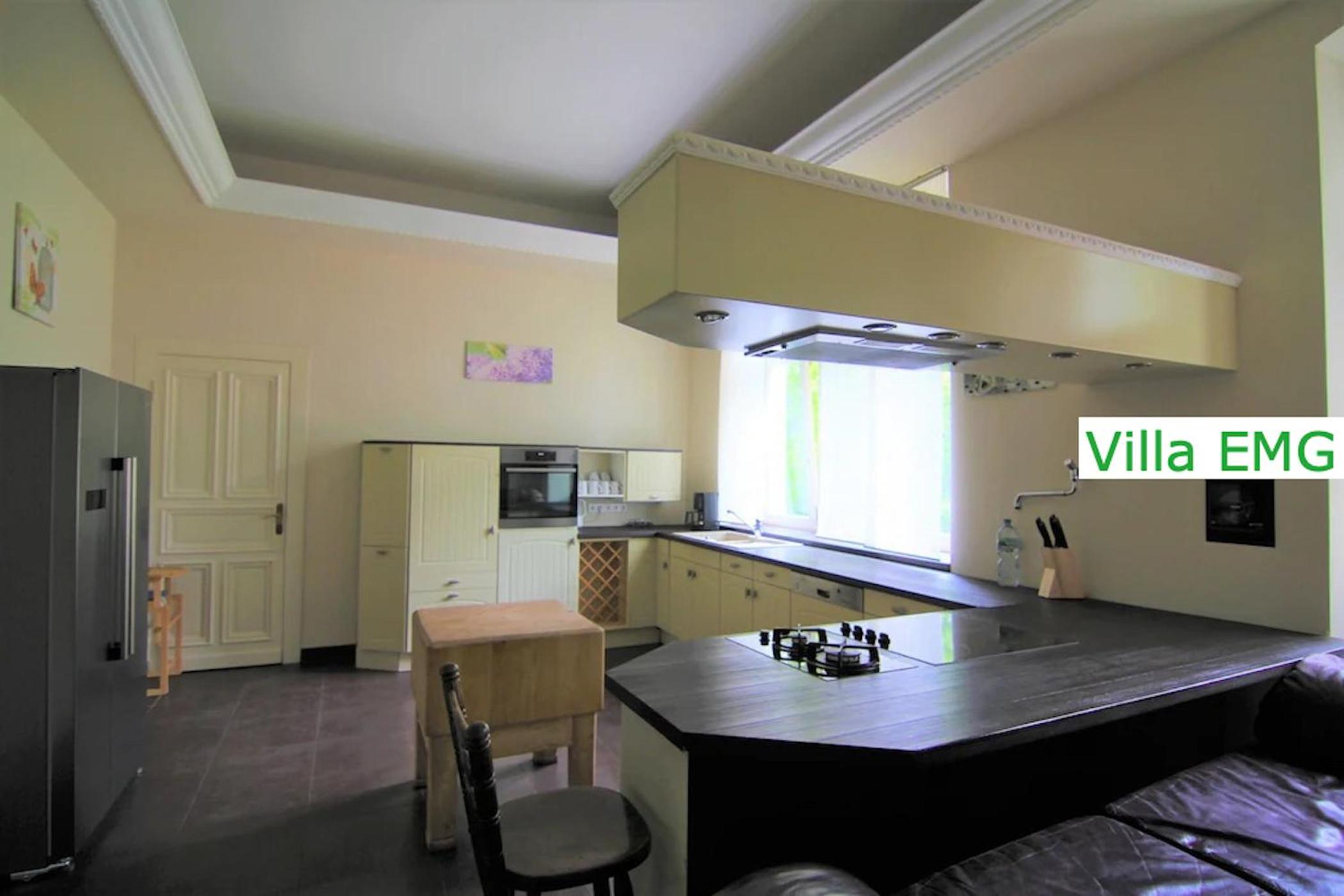 Luxus Ferienhaus Villa EMG Dortmund in Ennepetal, nah Düsseldorf, Köln mit Tennis Court, Garten, Kamin für Familien Gruppen bis 20 Personen