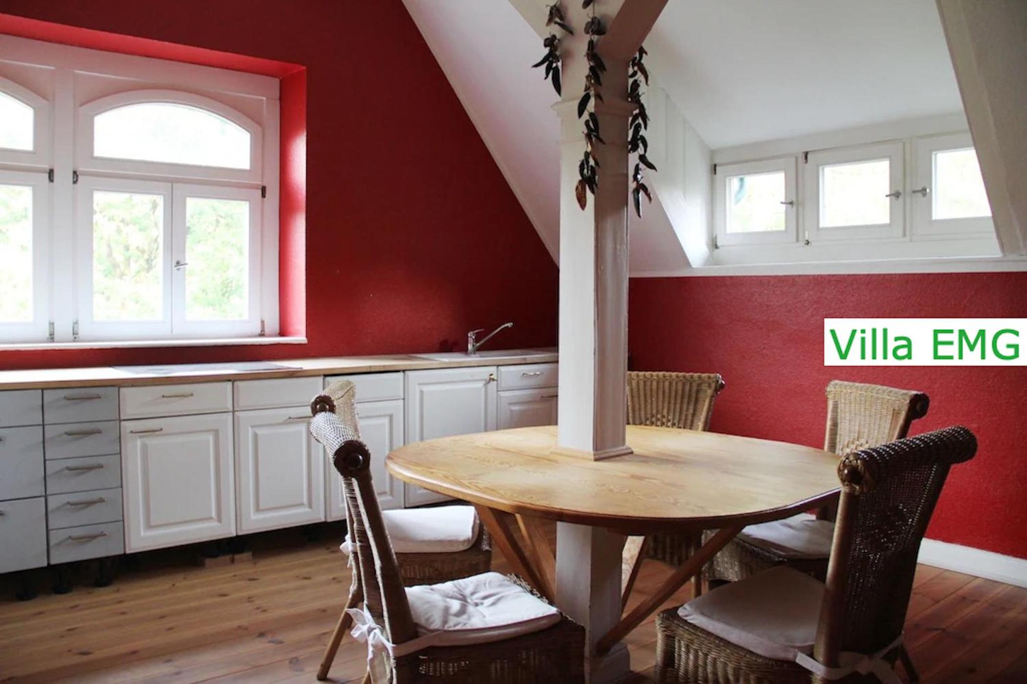 Luxus Ferienhaus Villa EMG Dortmund in Ennepetal, nah Düsseldorf, Köln mit Tennis Court, Garten, Kamin für Familien Gruppen bis 20 Personen