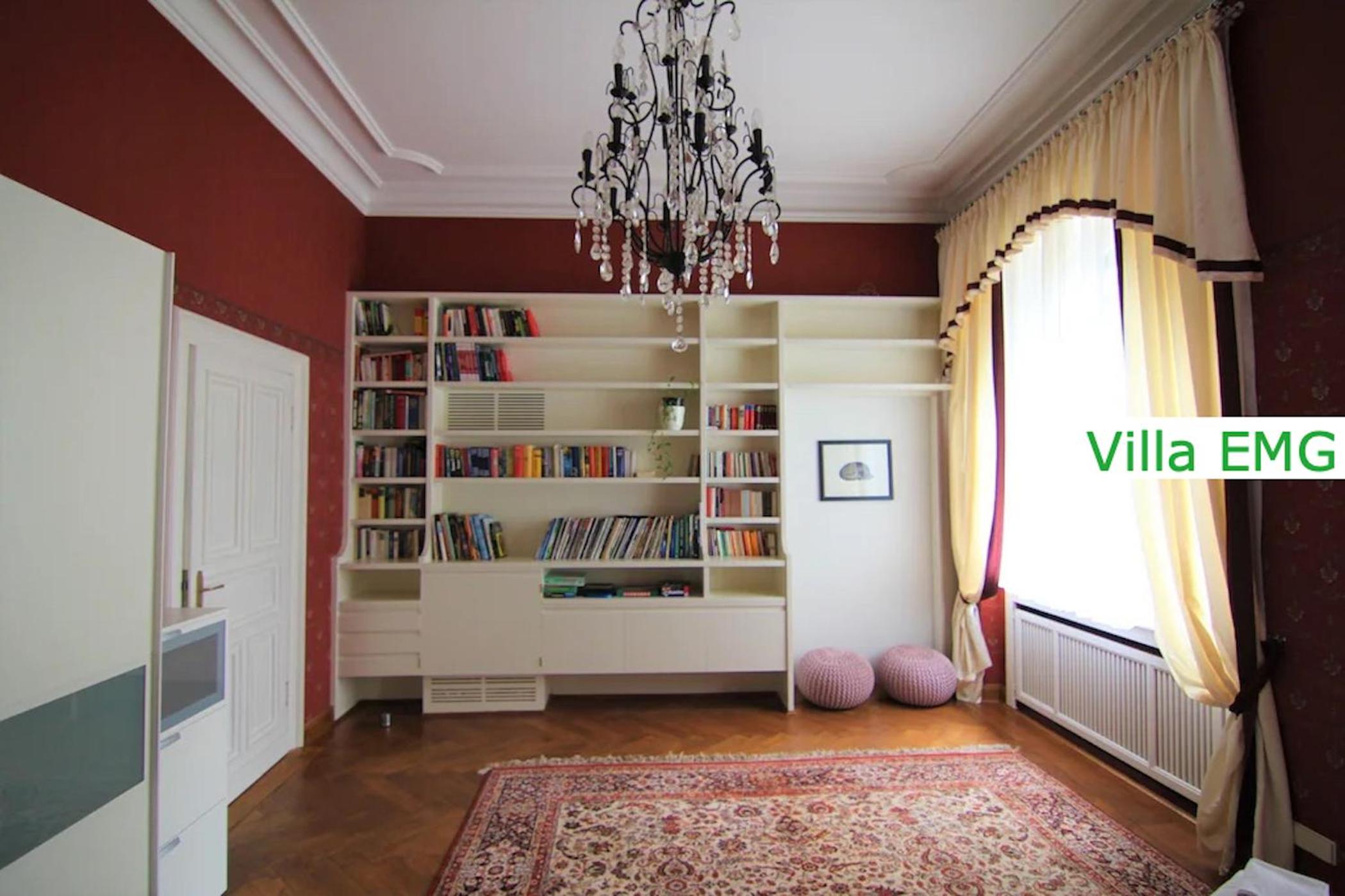 Luxus Ferienhaus Villa EMG Dortmund in Ennepetal, nah Düsseldorf, Köln mit Tennis Court, Garten, Kamin für Familien Gruppen bis 20 Personen