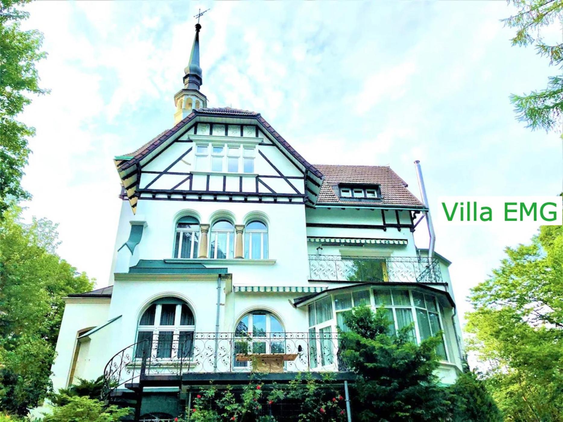 Luxus Ferienhaus Villa EMG Dortmund in Ennepetal, nah Düsseldorf, Köln mit Tennis Court, Garten, Kamin für Familien Gruppen bis 20 Personen